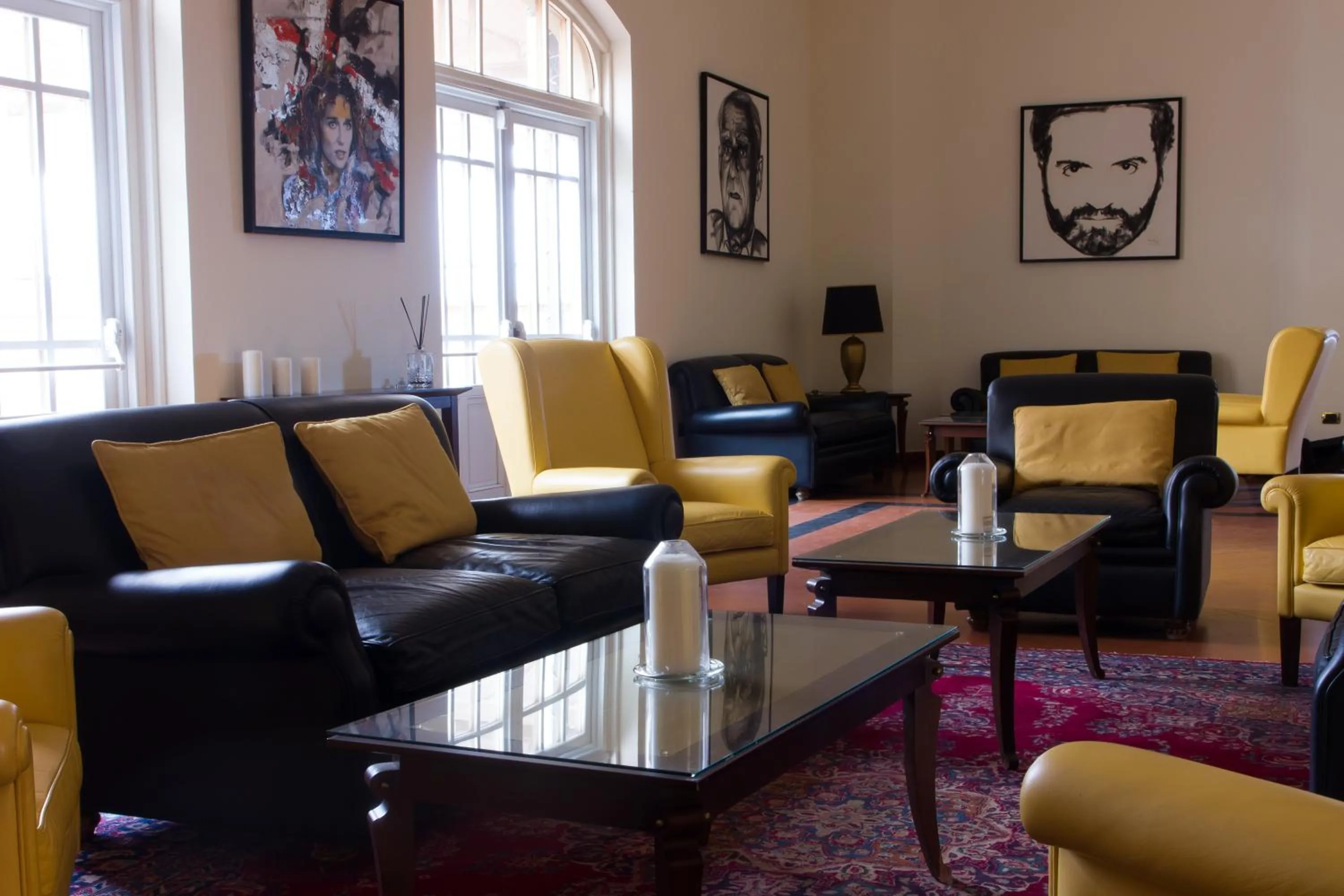 Communal lounge/ TV room in Altafiumara Resort & Spa