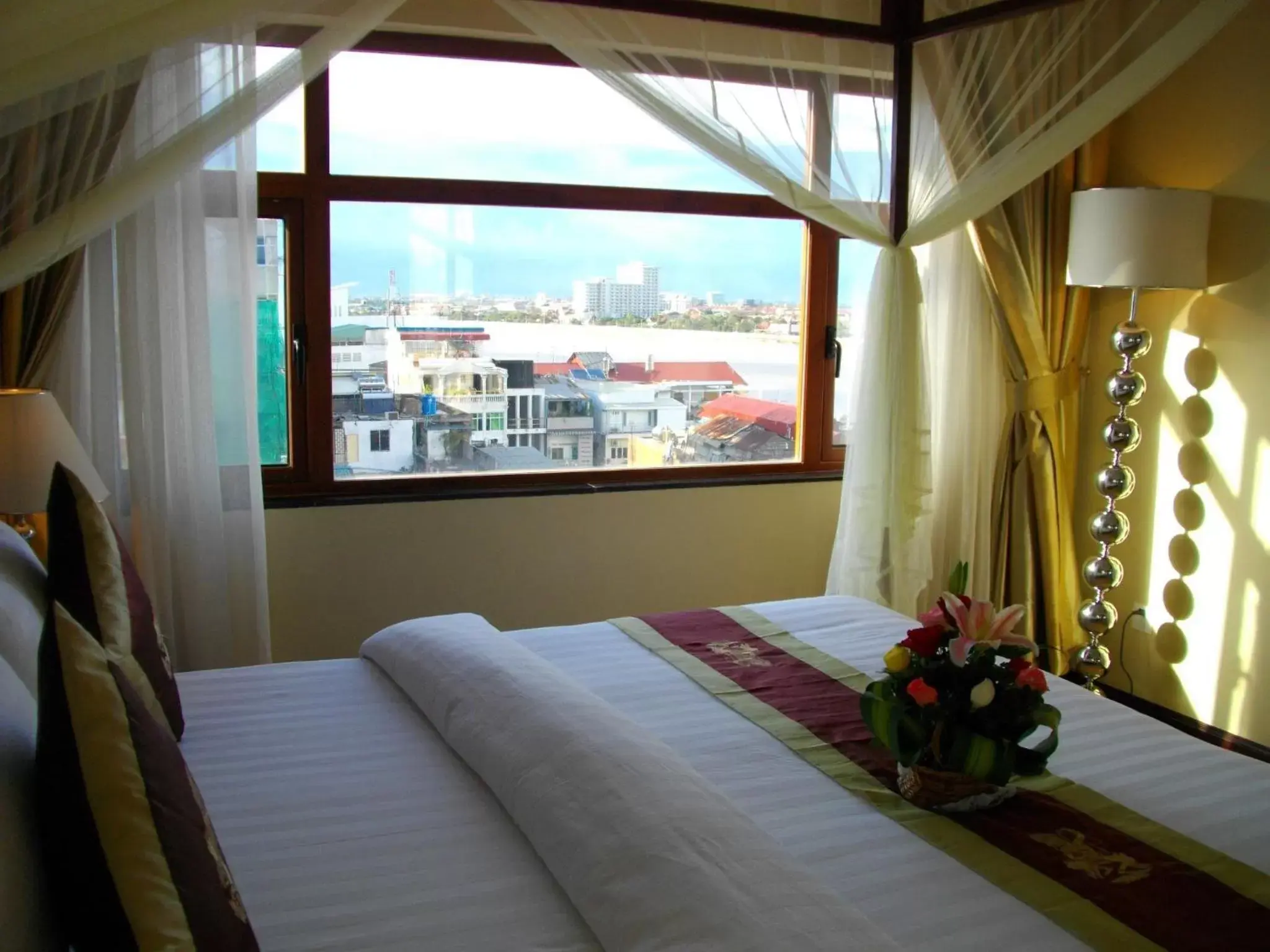 Bed in Lux Riverside Hotel & Apartment