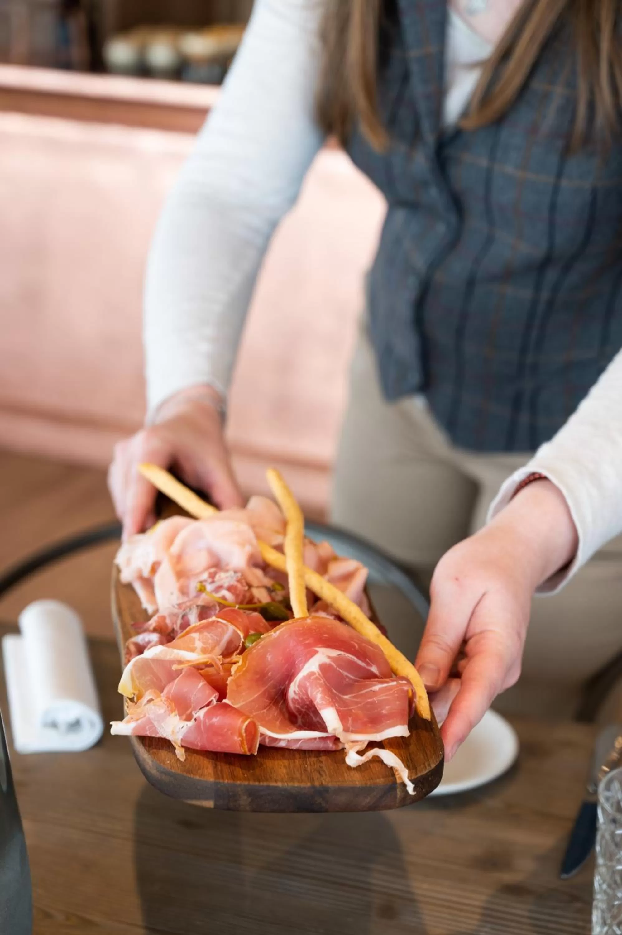 Restaurant/places to eat in Hôtel VoulezVous by Les Etincelles