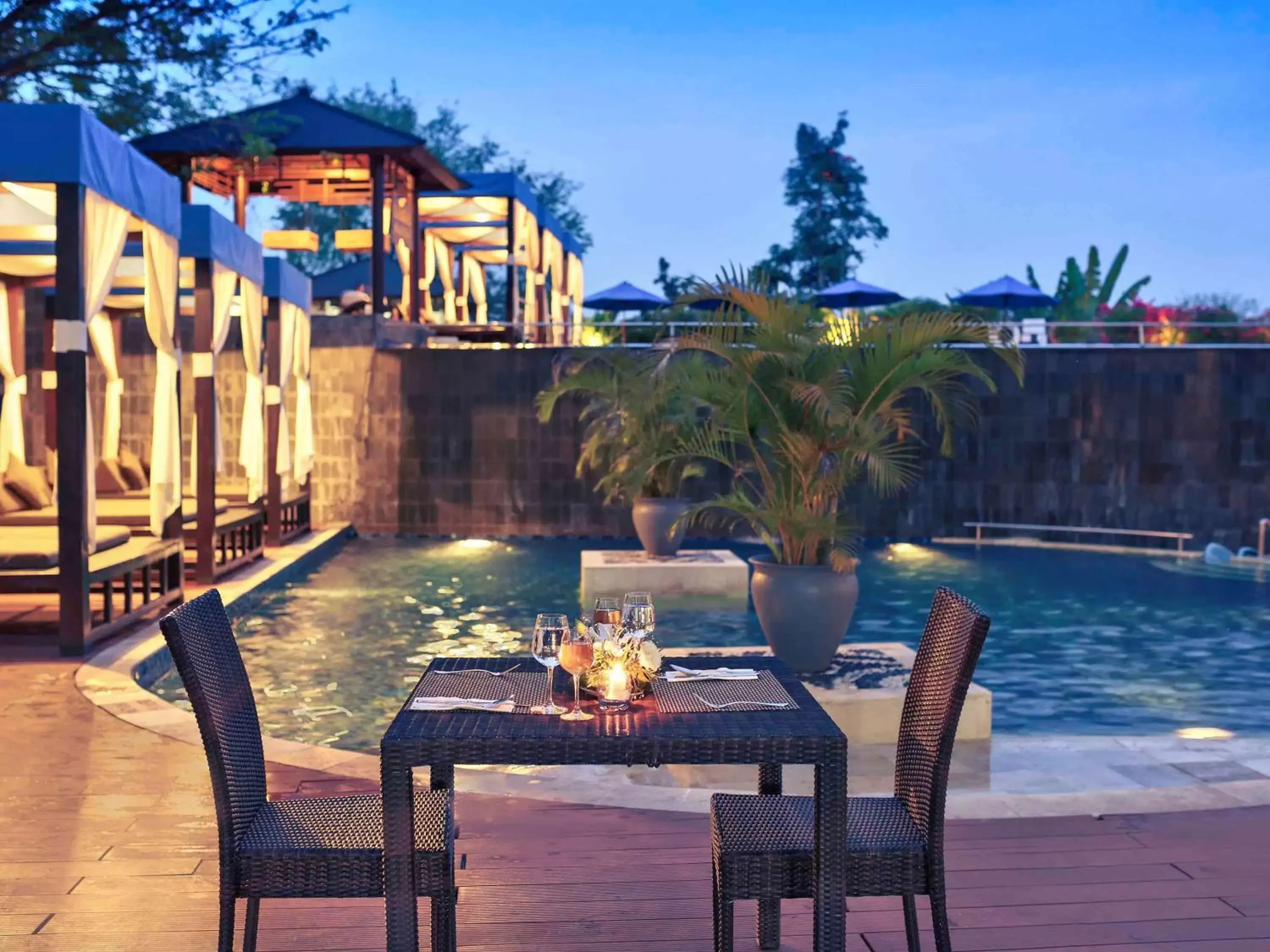 Restaurant/places to eat, Swimming Pool in Mercure Bali Nusa Dua