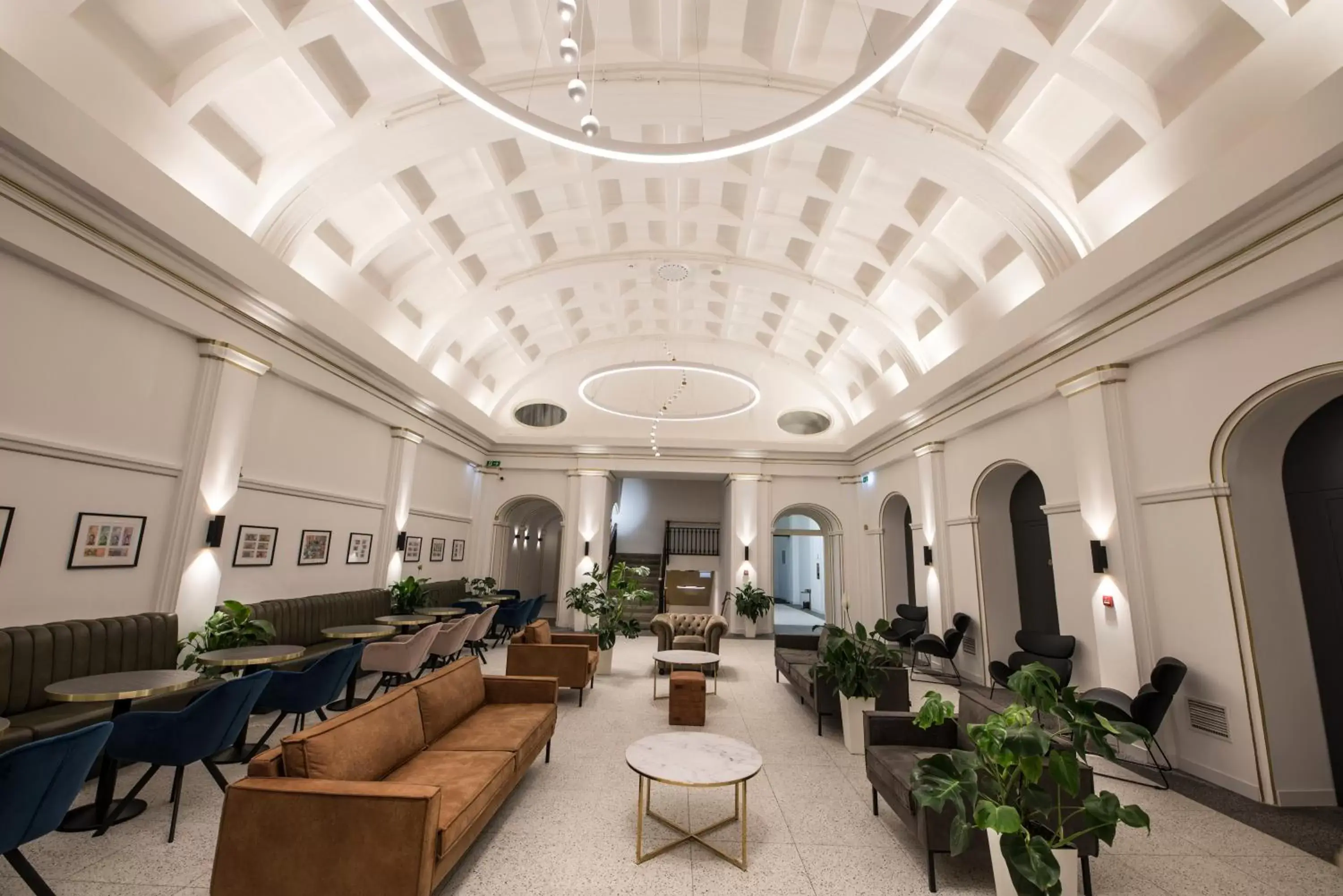 Property building in The Gold Bank Property building in The Gold Bank