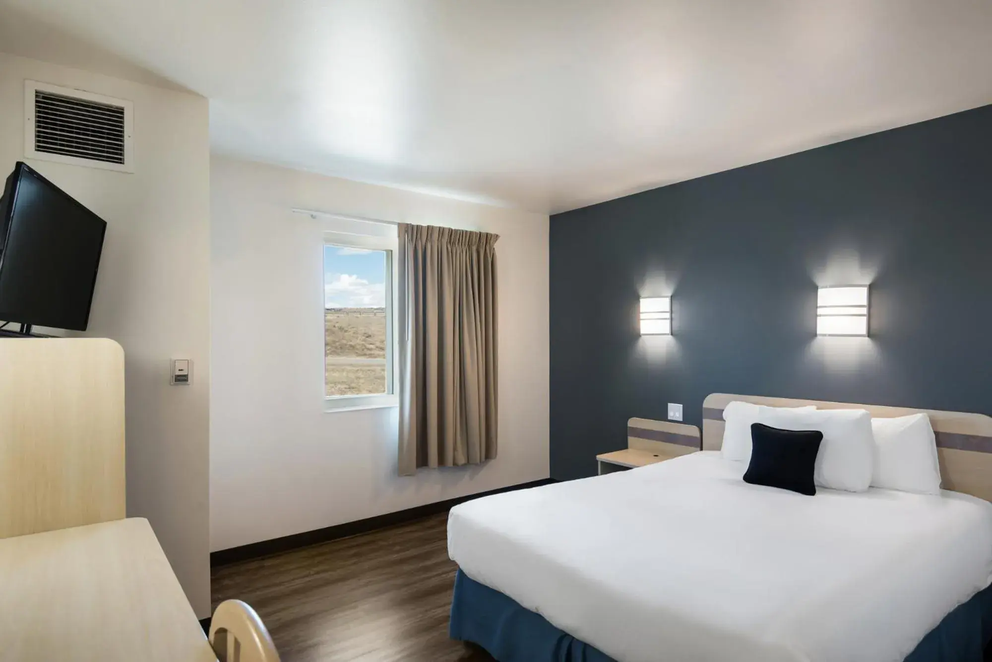 Bedroom, Bed in Red Lion Inn & Suites Butte