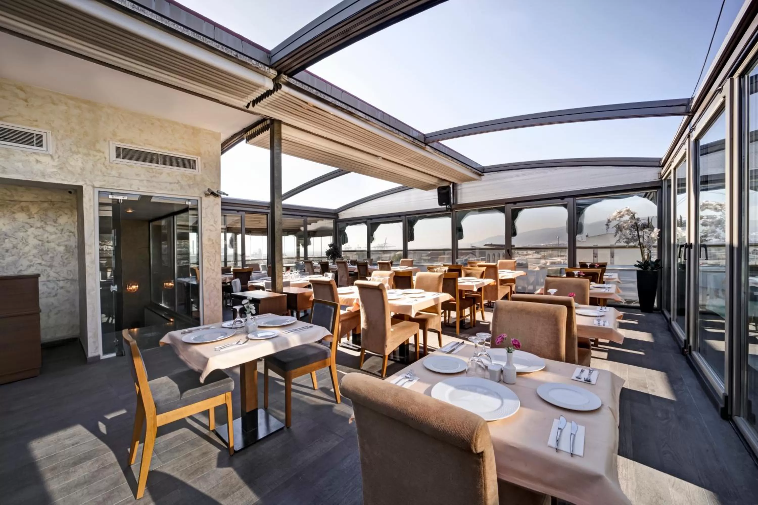 Restaurant/places to eat in Stargate Hotel&Spa