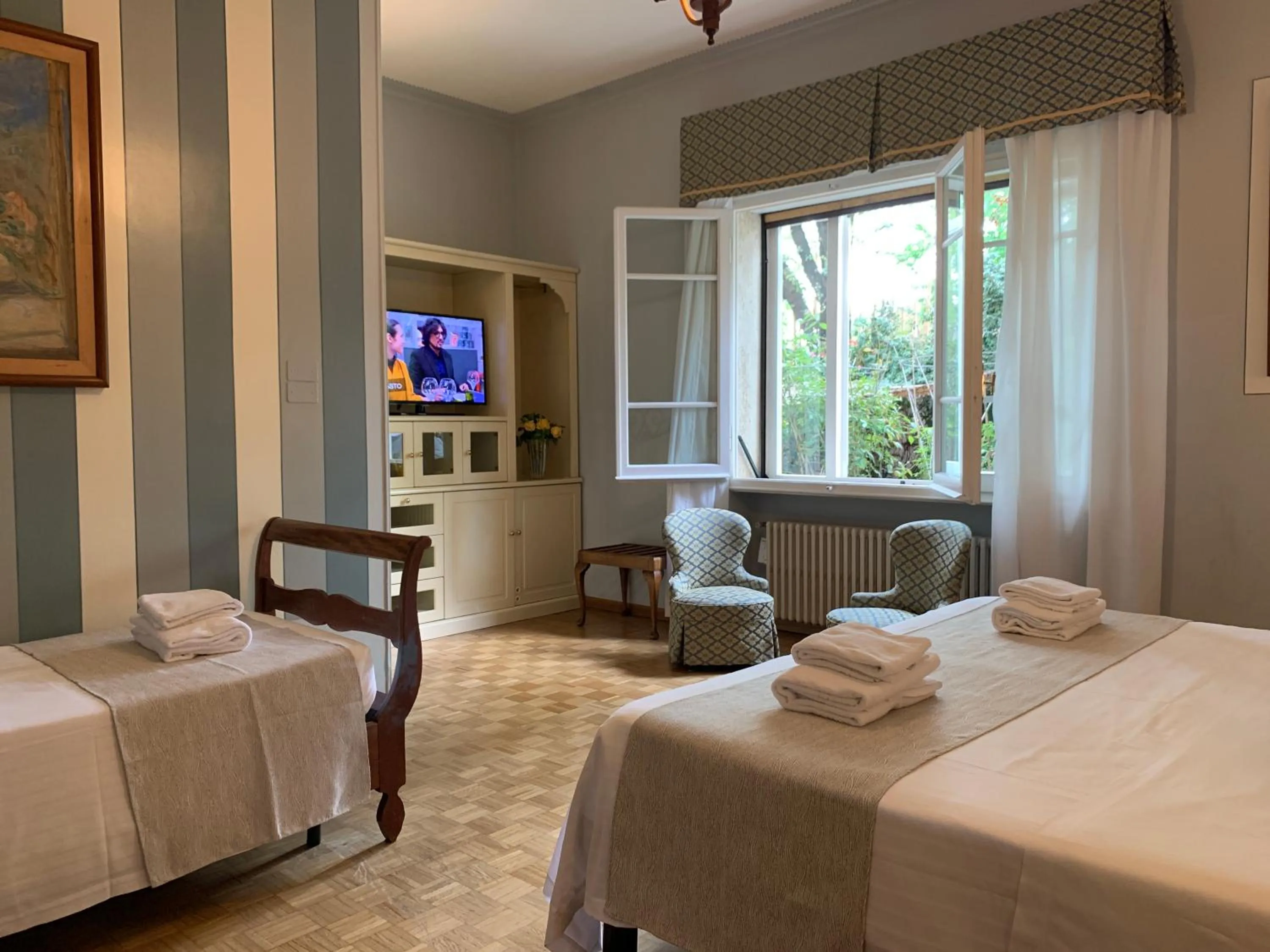 Photo of the whole room, Bed in Hotel David