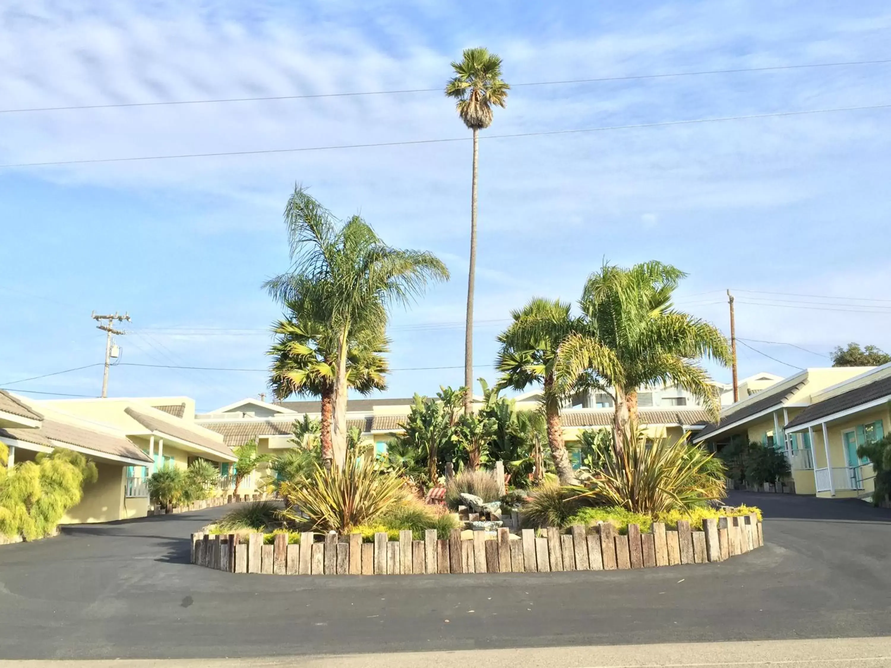 Facade/entrance in Beach Bungalow Inn and Suites Facade/entrance in Beach Bungalow Inn and Suites