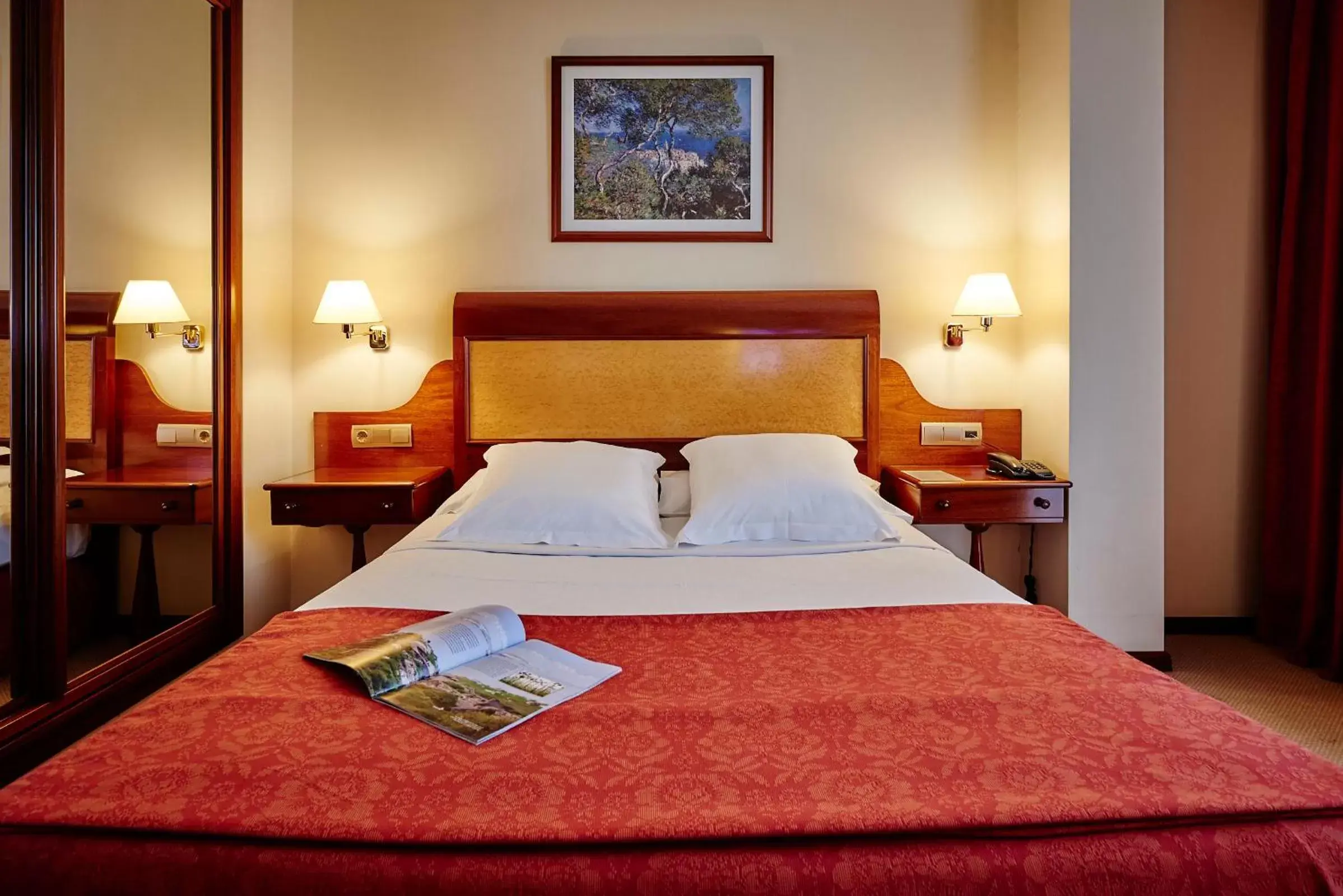 Double or Twin Room (2 Adults + 1 Child) in Gran Hotel de Ferrol