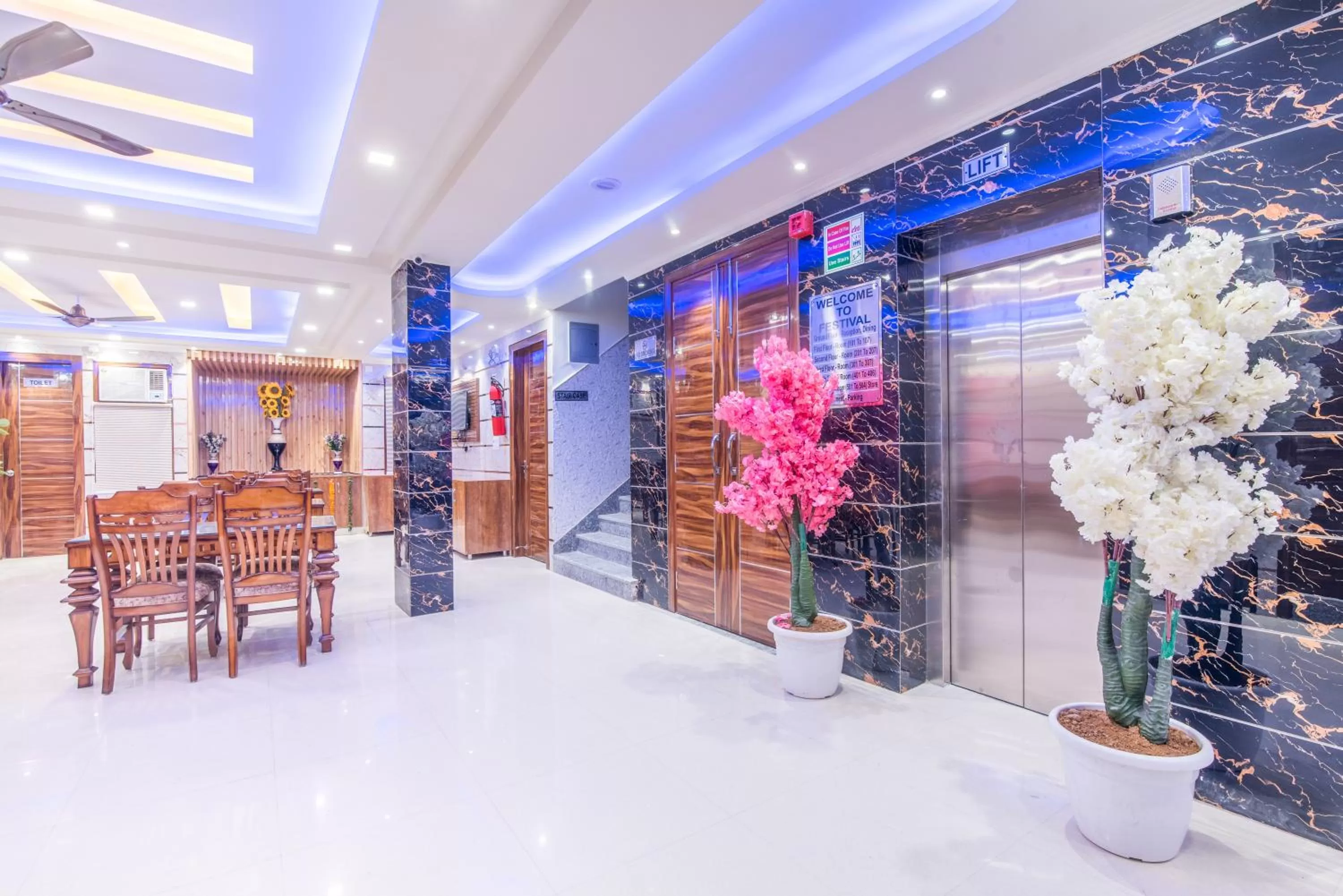 Living room in Hotel Festival Mahipalpur At Delhi Airport