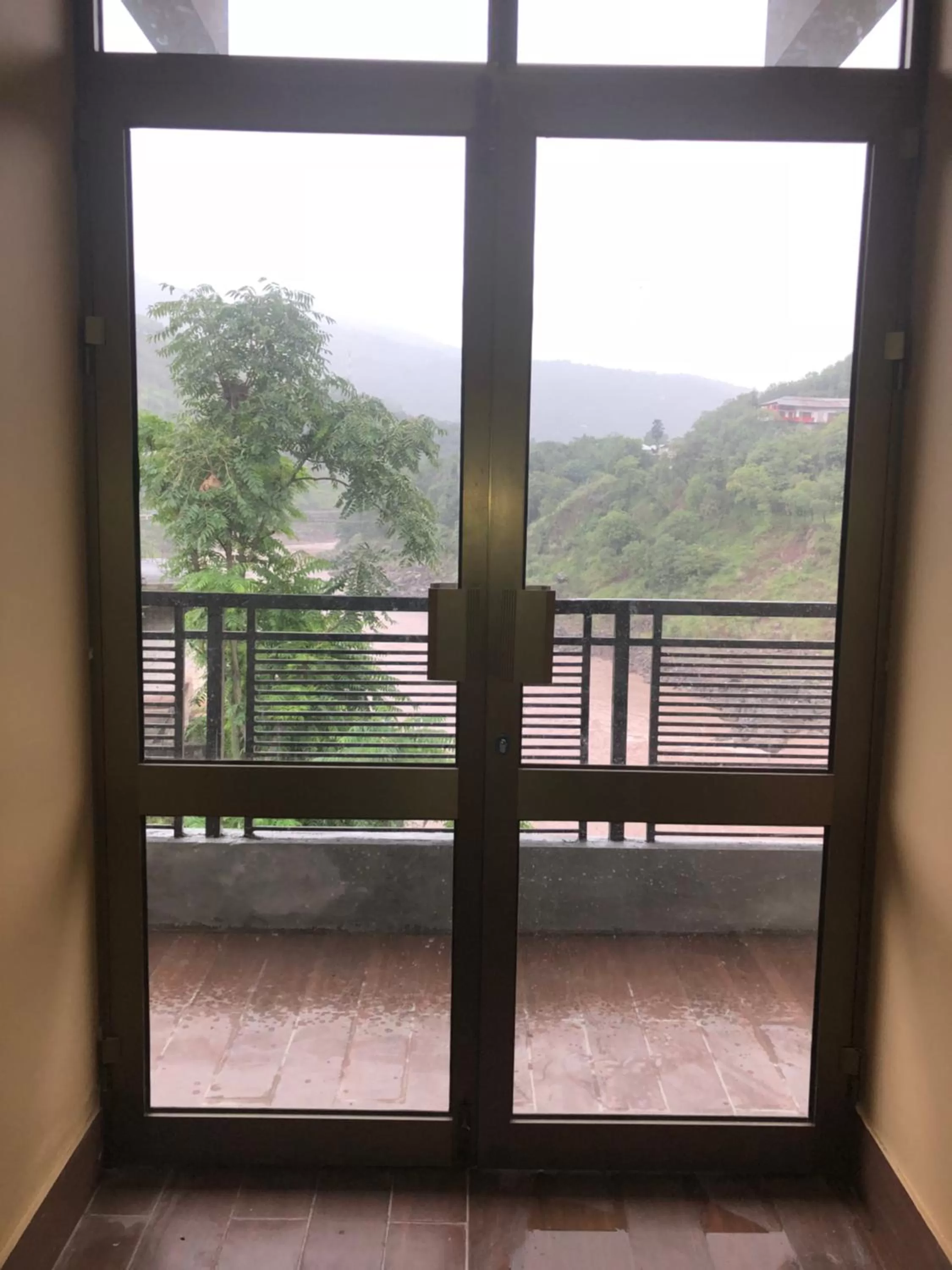 Balcony/Terrace in Hotel La Orilla Muzaffarabad