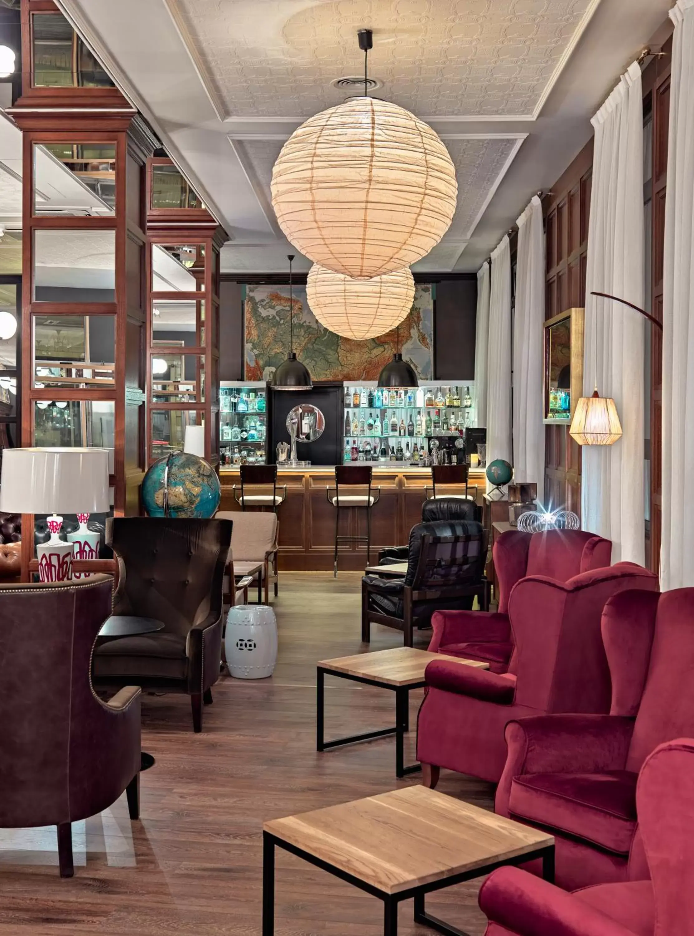 Lounge or bar in Boutique Hotel H10 Montcada