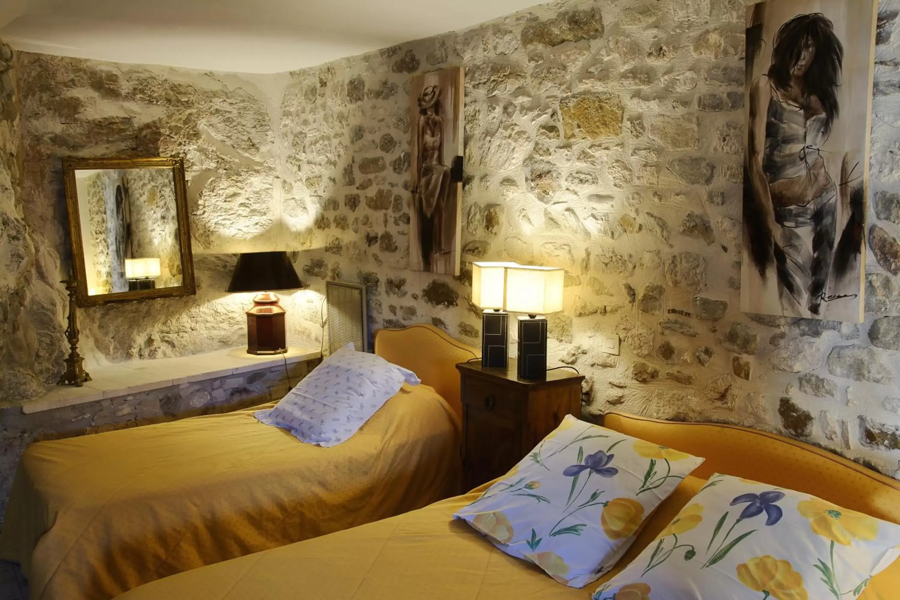 Bedroom in Le Castélas