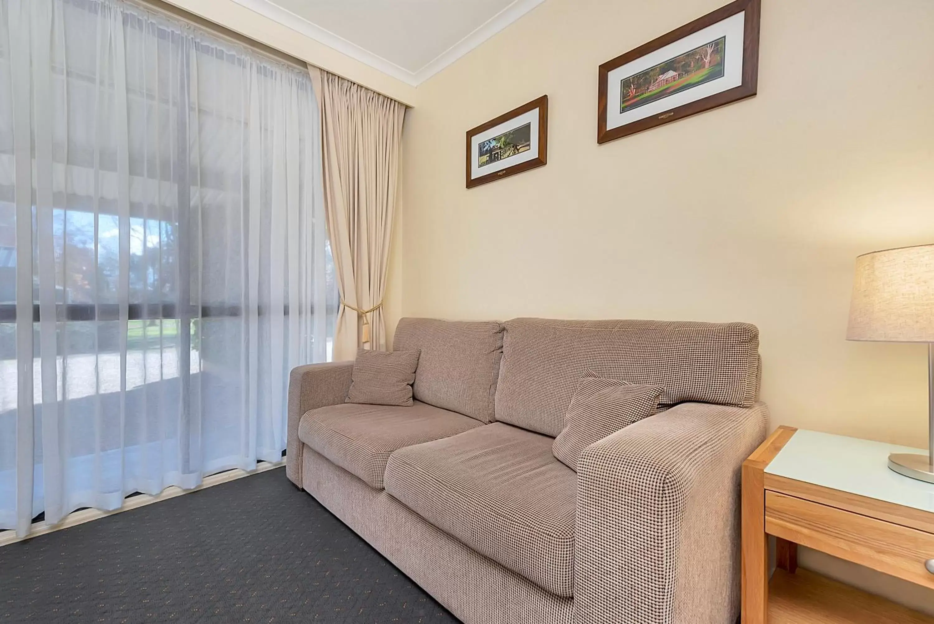 Superior King Room in Beechworth Motor Inn