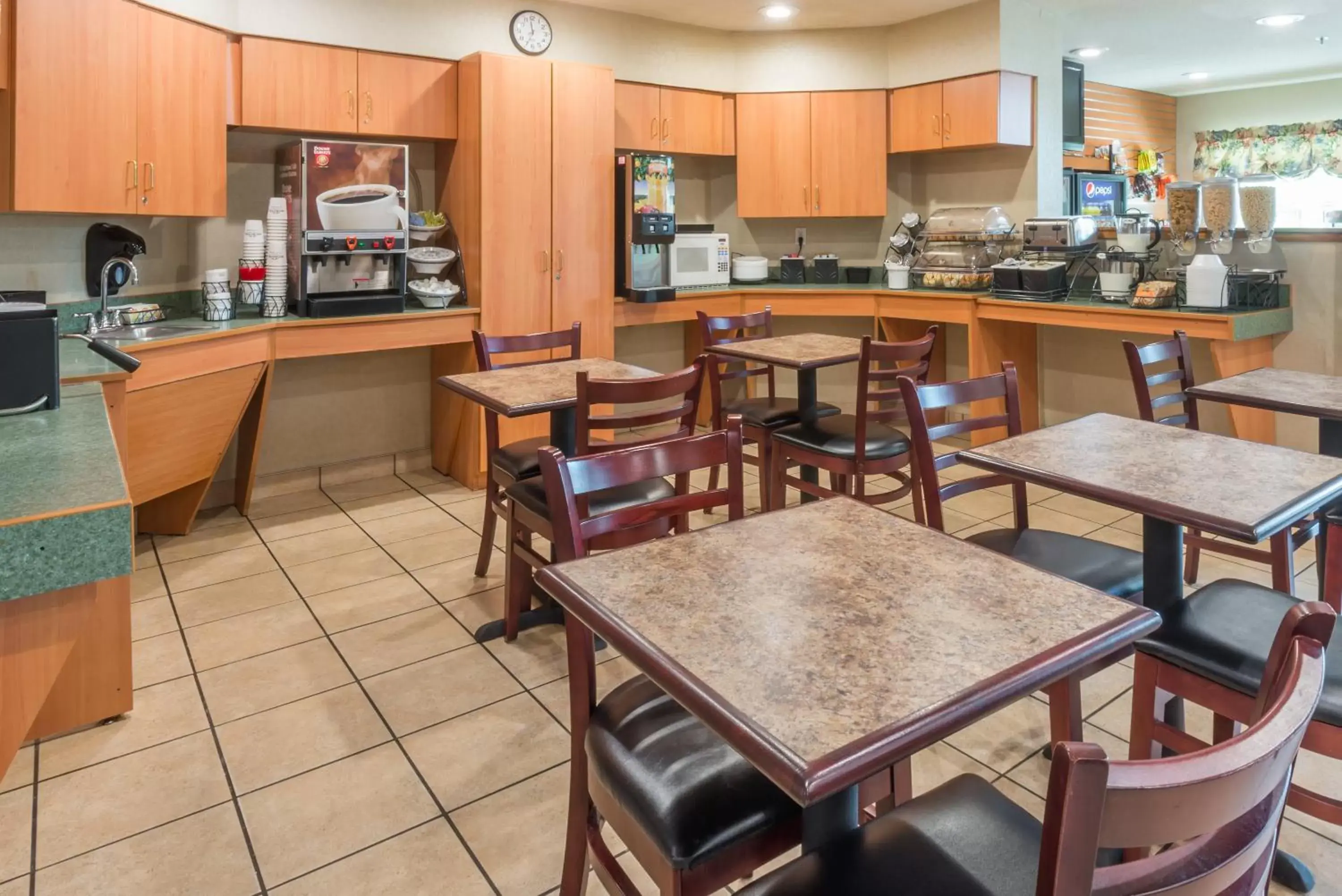 Breakfast, Restaurant/Places to Eat in Microtel Inn & Suites by Wyndham Uncasville