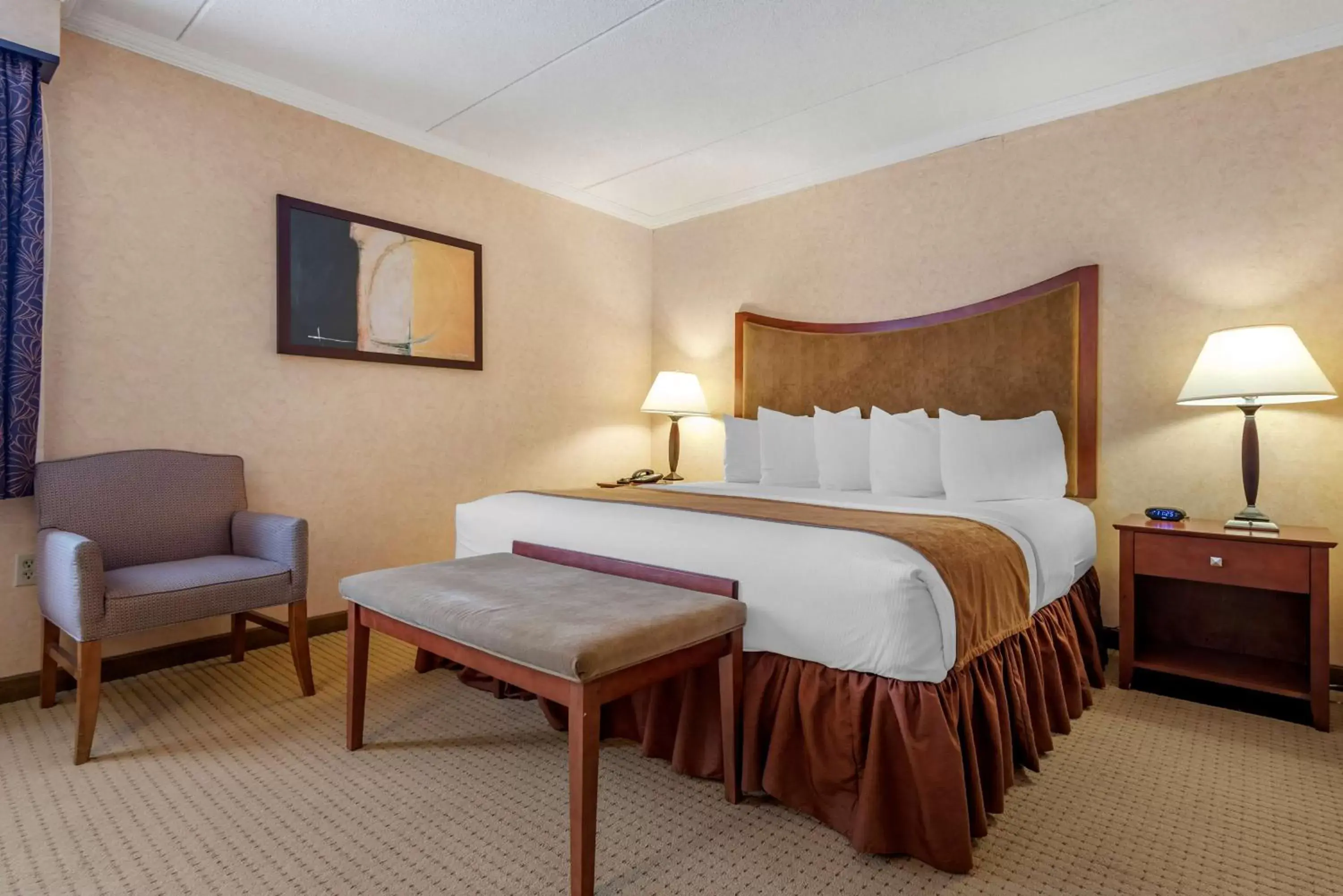 Bed in Best Western Plus Oswego Hotel and Conference Center