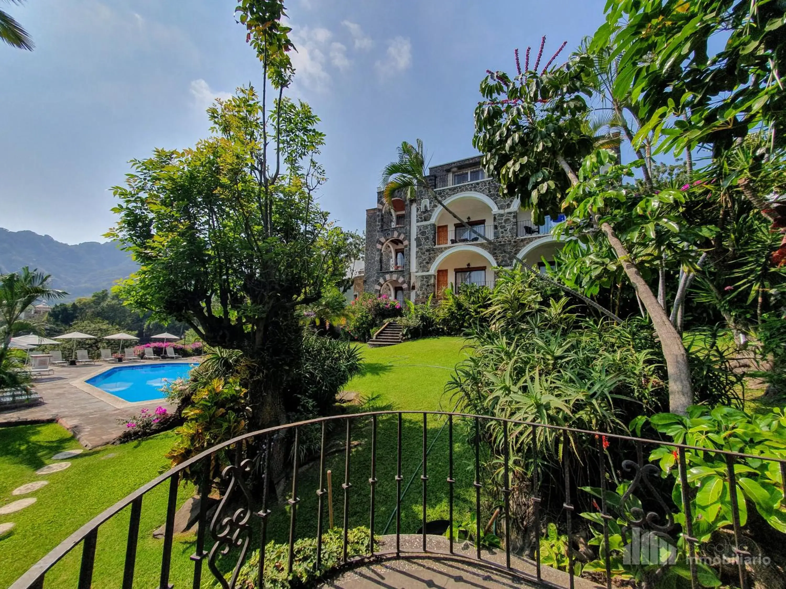 Property building, Pool View in Posada del Tepozteco