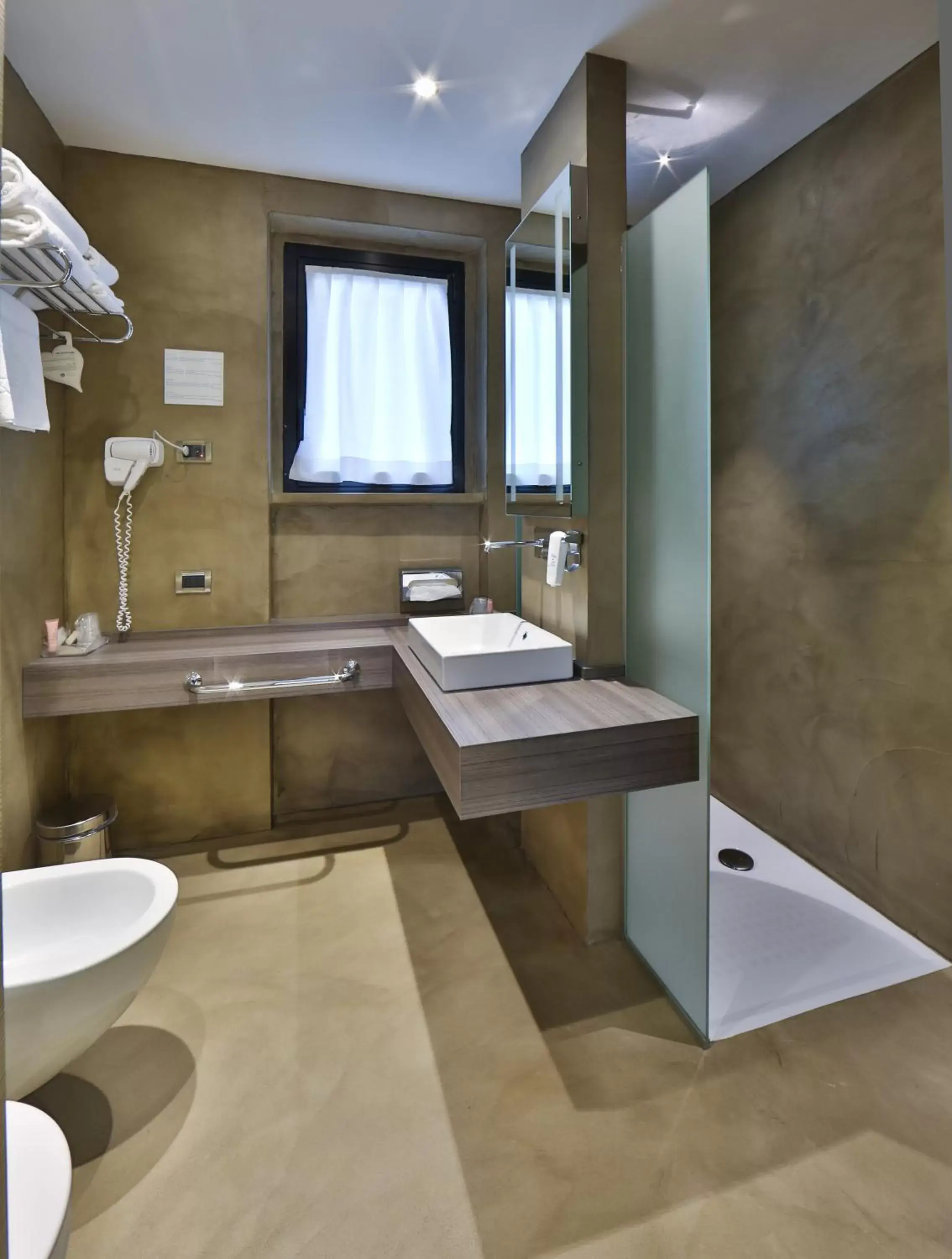 Bathroom in Best Western Plus Borgolecco Hotel