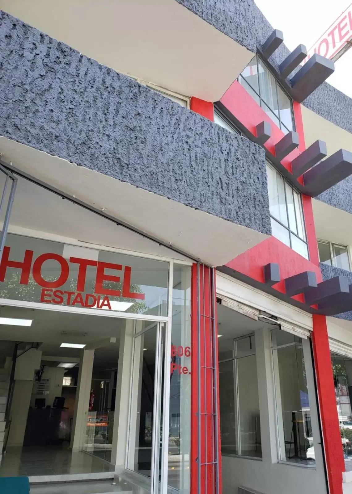 Facade/entrance in Hotel Estadía