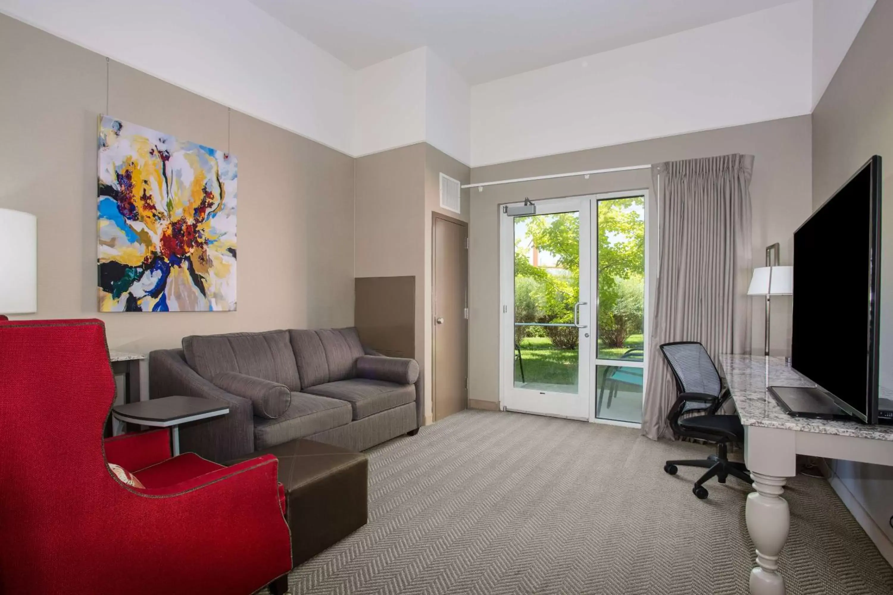 Bedroom, Seating Area in Hilton Garden Inn Salt Lake City/Layton