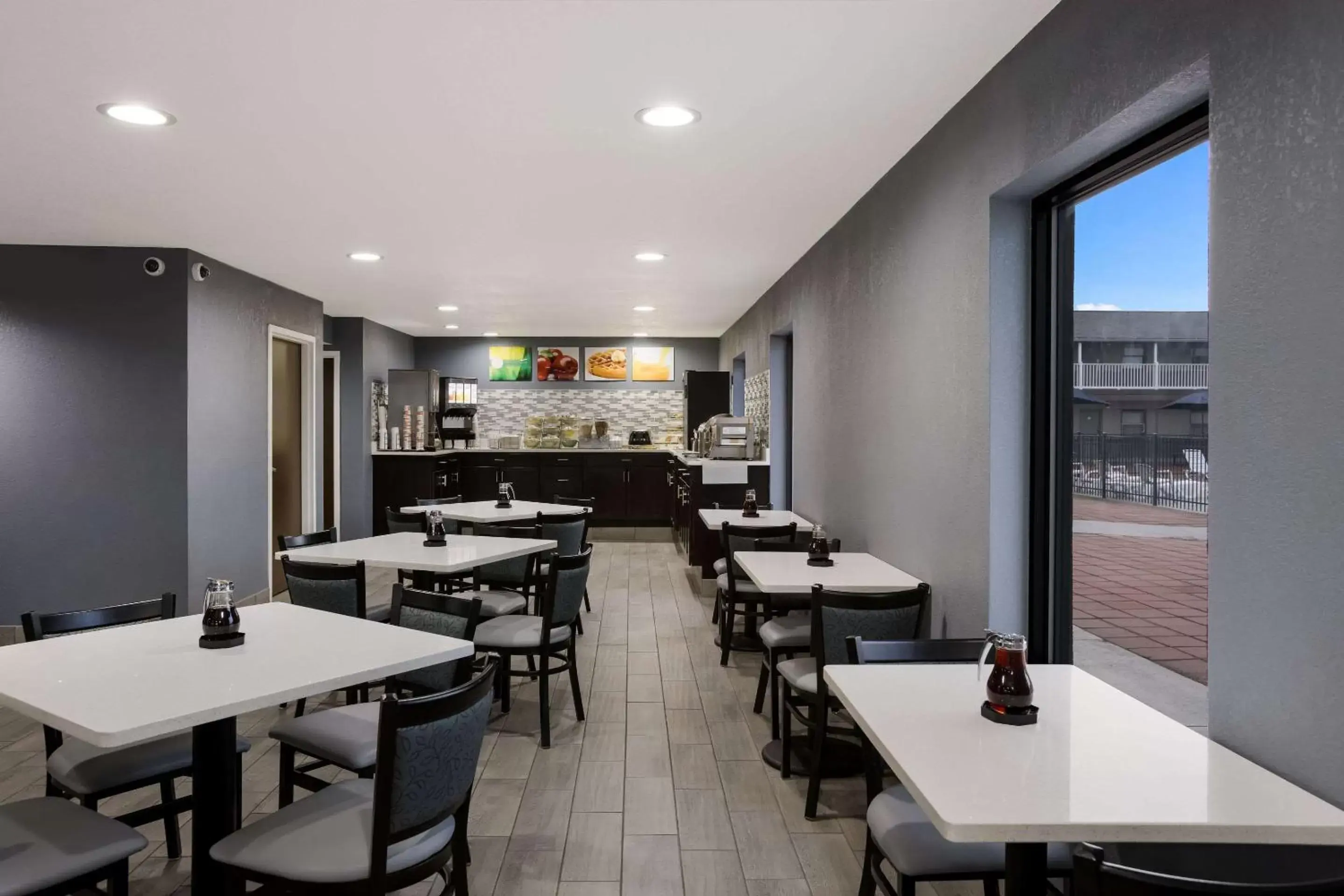 Breakfast in Quality Inn & Suites Big Rapids near University Breakfast in Quality Inn & Suites Big Rapids near University