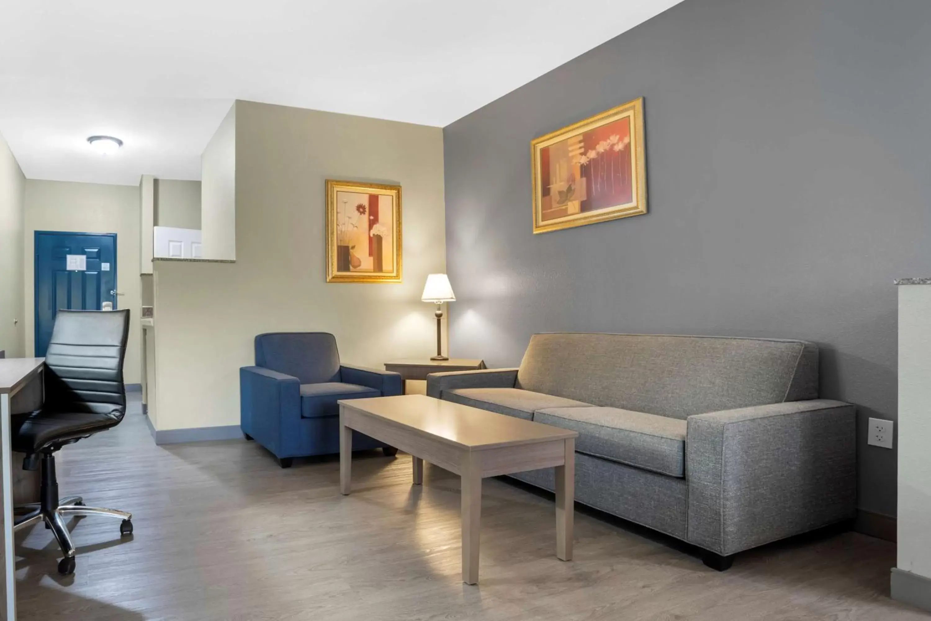 Bedroom, Seating Area in Best Western Wakulla Inn & Suites