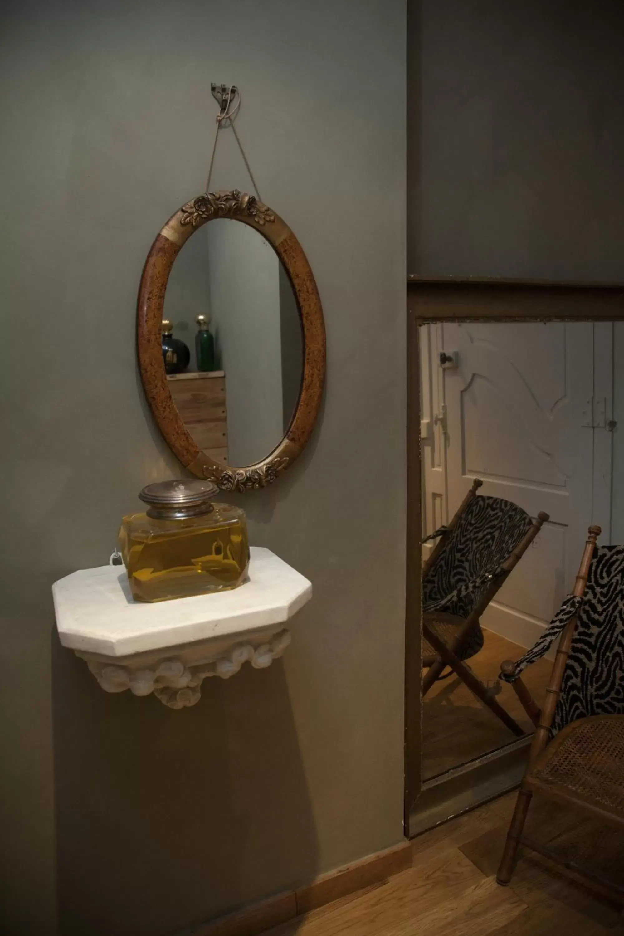 Decorative detail, Bathroom in La Maison d'A Côté