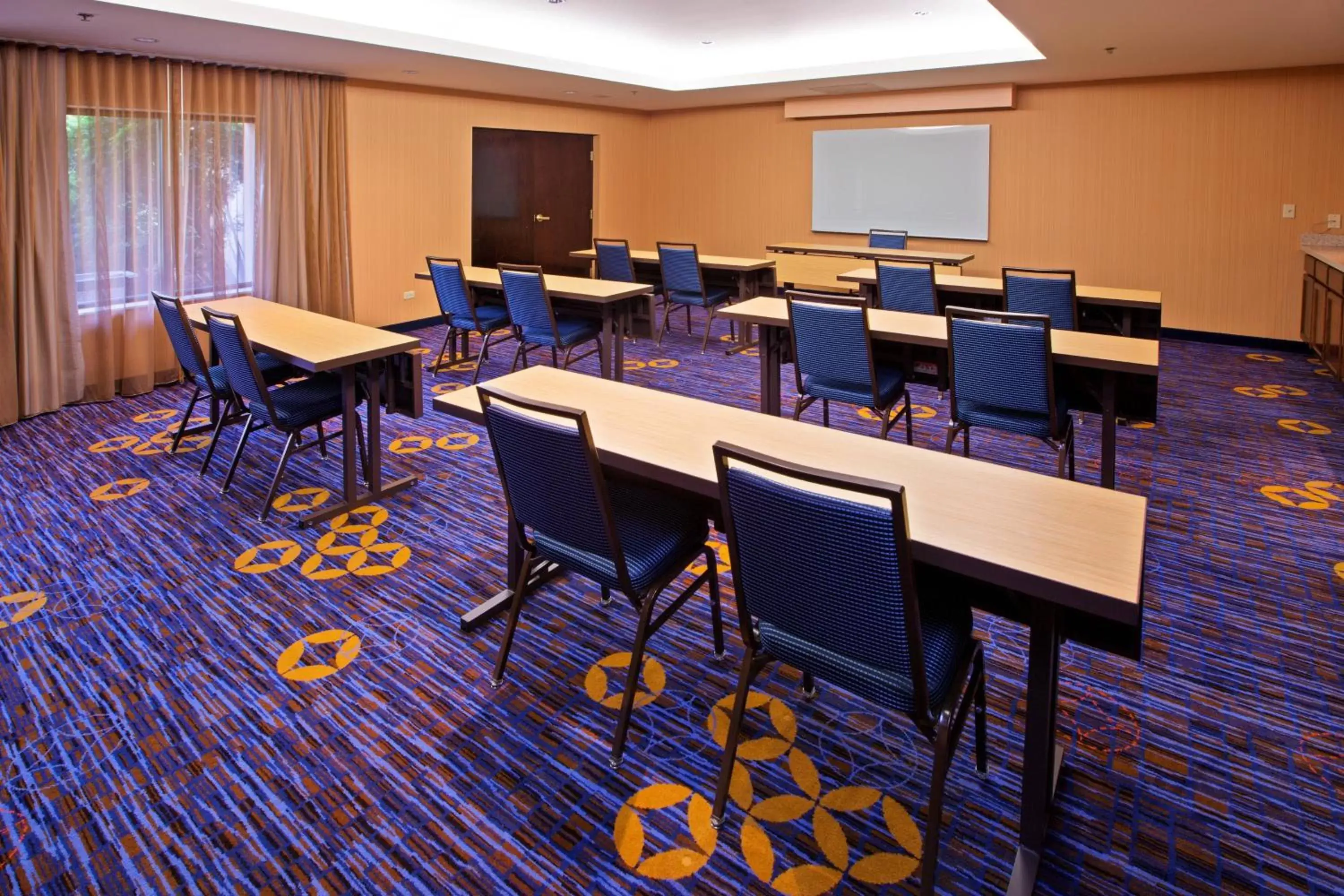 Meeting/conference room in Courtyard Chicago Midway Airport