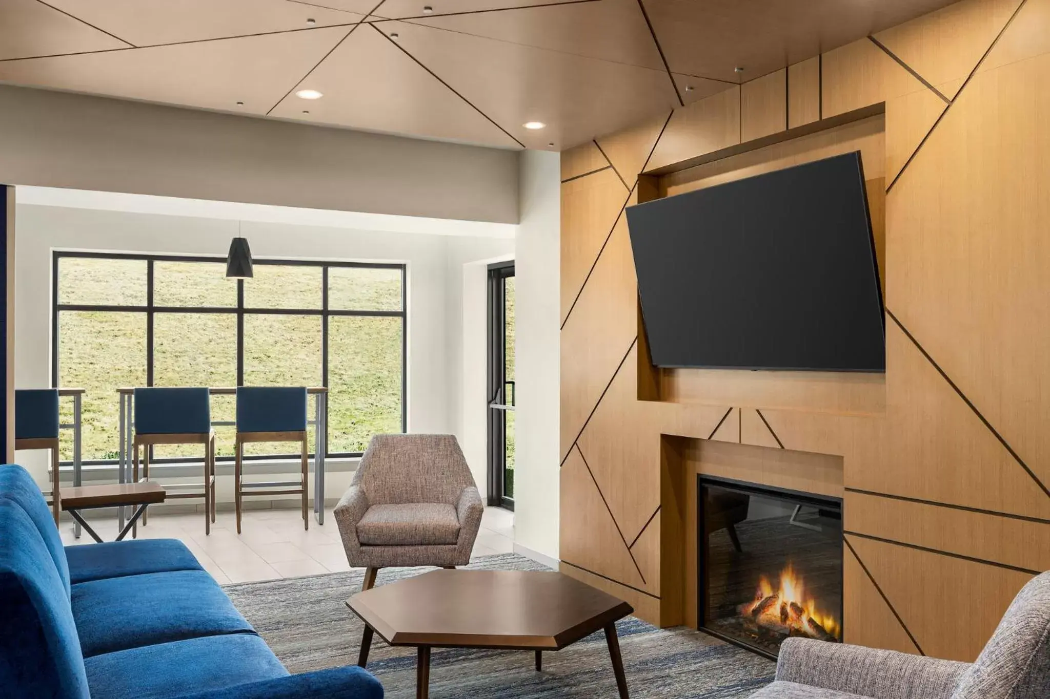 Property building in Holiday Inn Express & Suites East Greenbush Albany-Skyline by IHG Property building in Holiday Inn Express & Suites East Greenbush Albany-Skyline by IHG