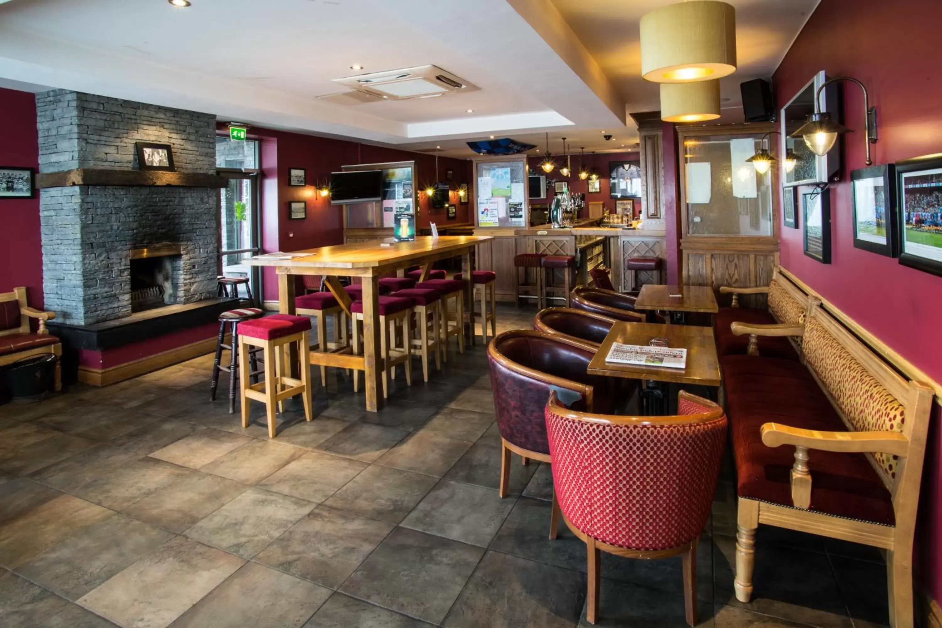 Lounge or bar, Restaurant/Places to Eat in Kettles Country House Hotel