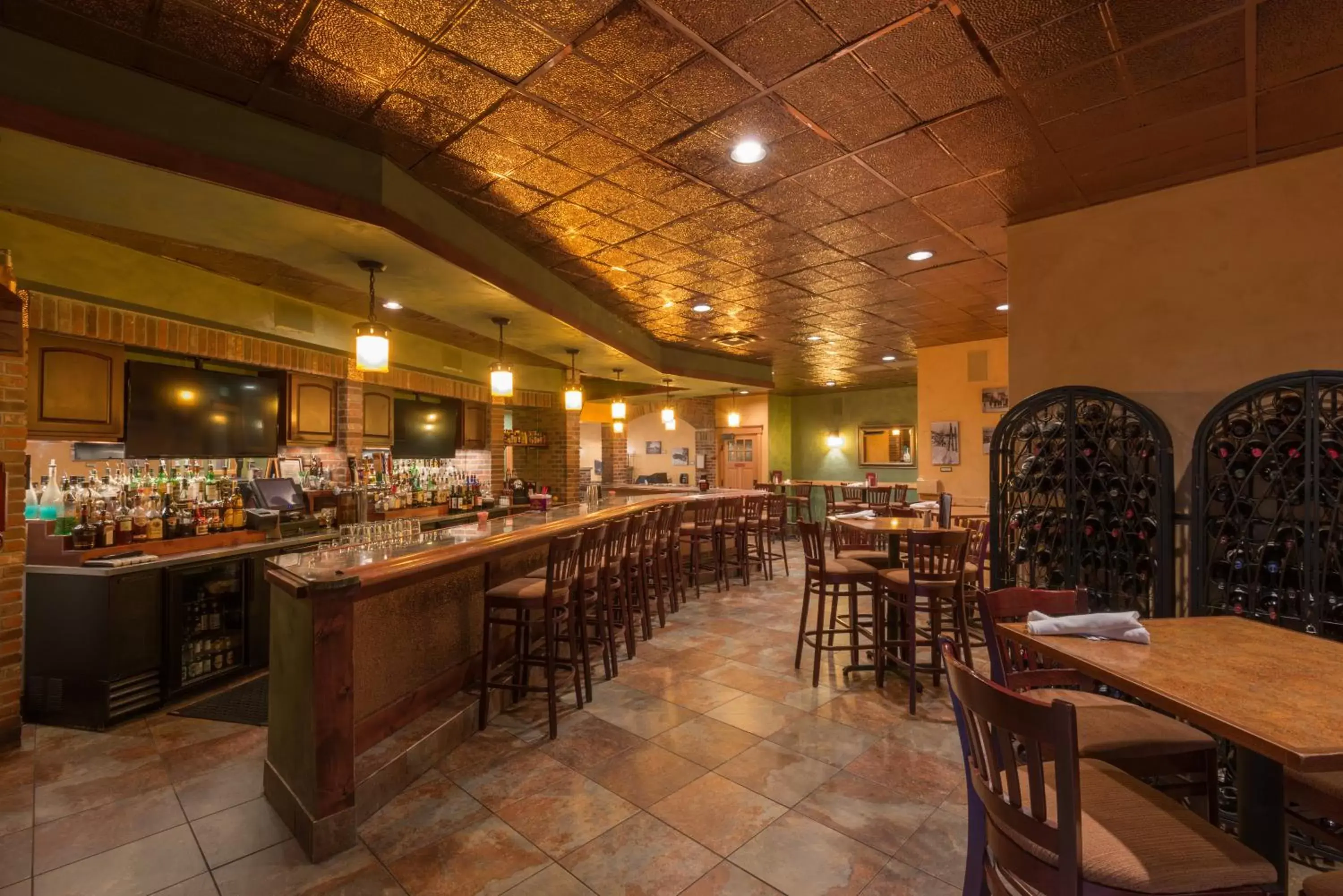 Lounge or bar, Restaurant/Places to Eat in Holiday Inn Steamboat Springs, an IHG Hotel