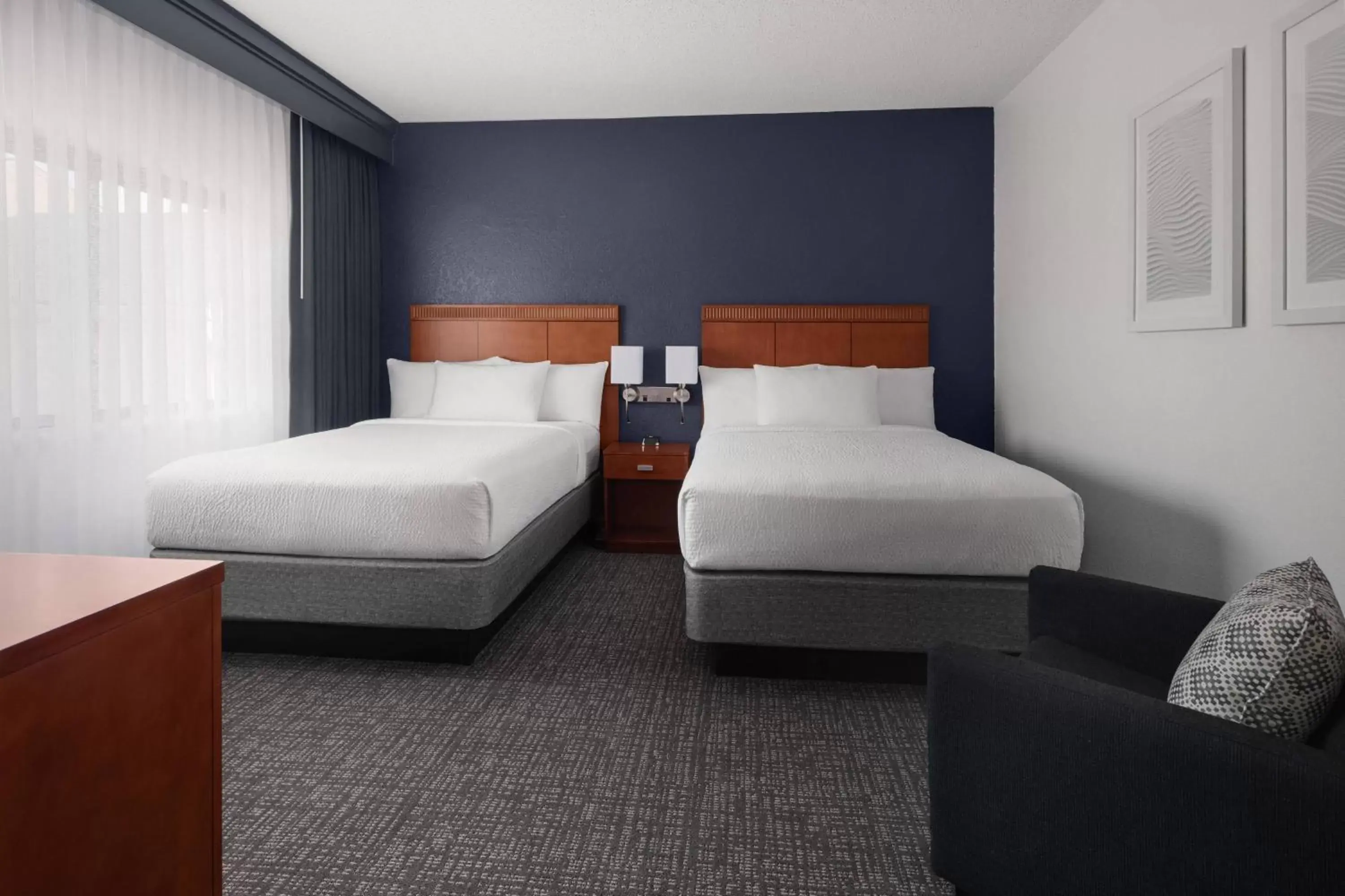 Bedroom, Bed in Courtyard by Marriott Rockville