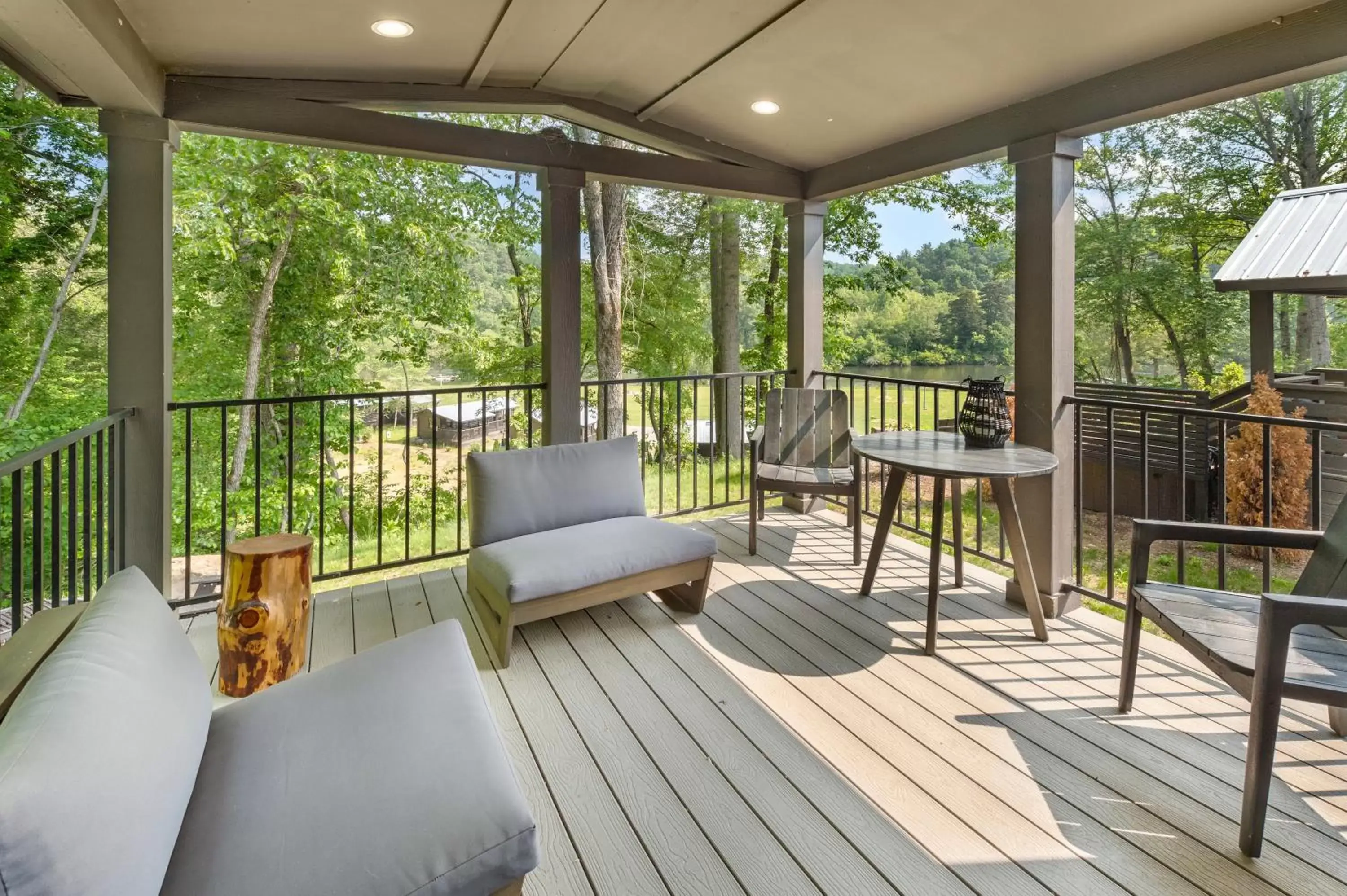 Balcony/Terrace in Asheville River Cabins