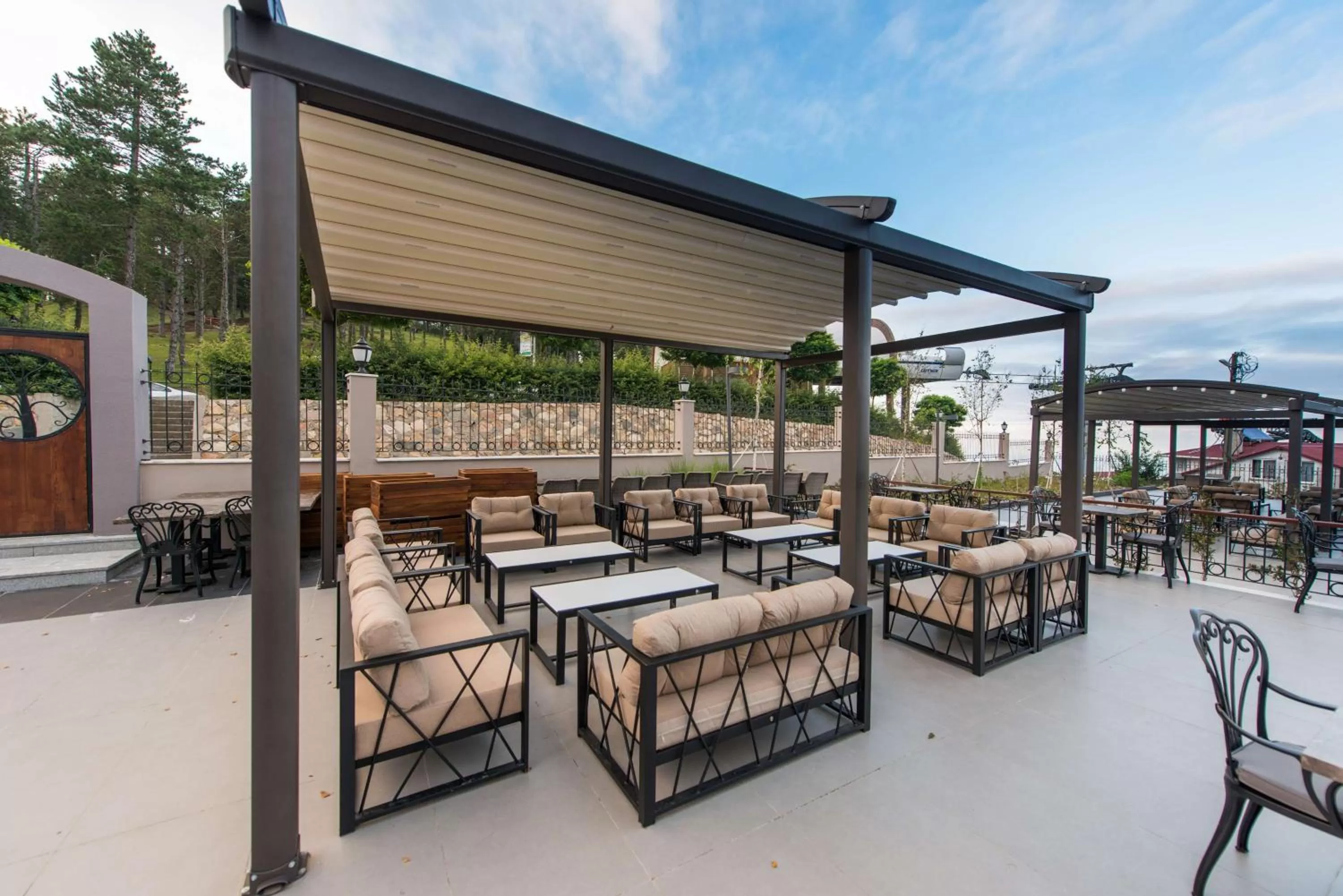 Lounge or bar in Radisson Blu Hotel, Ordu