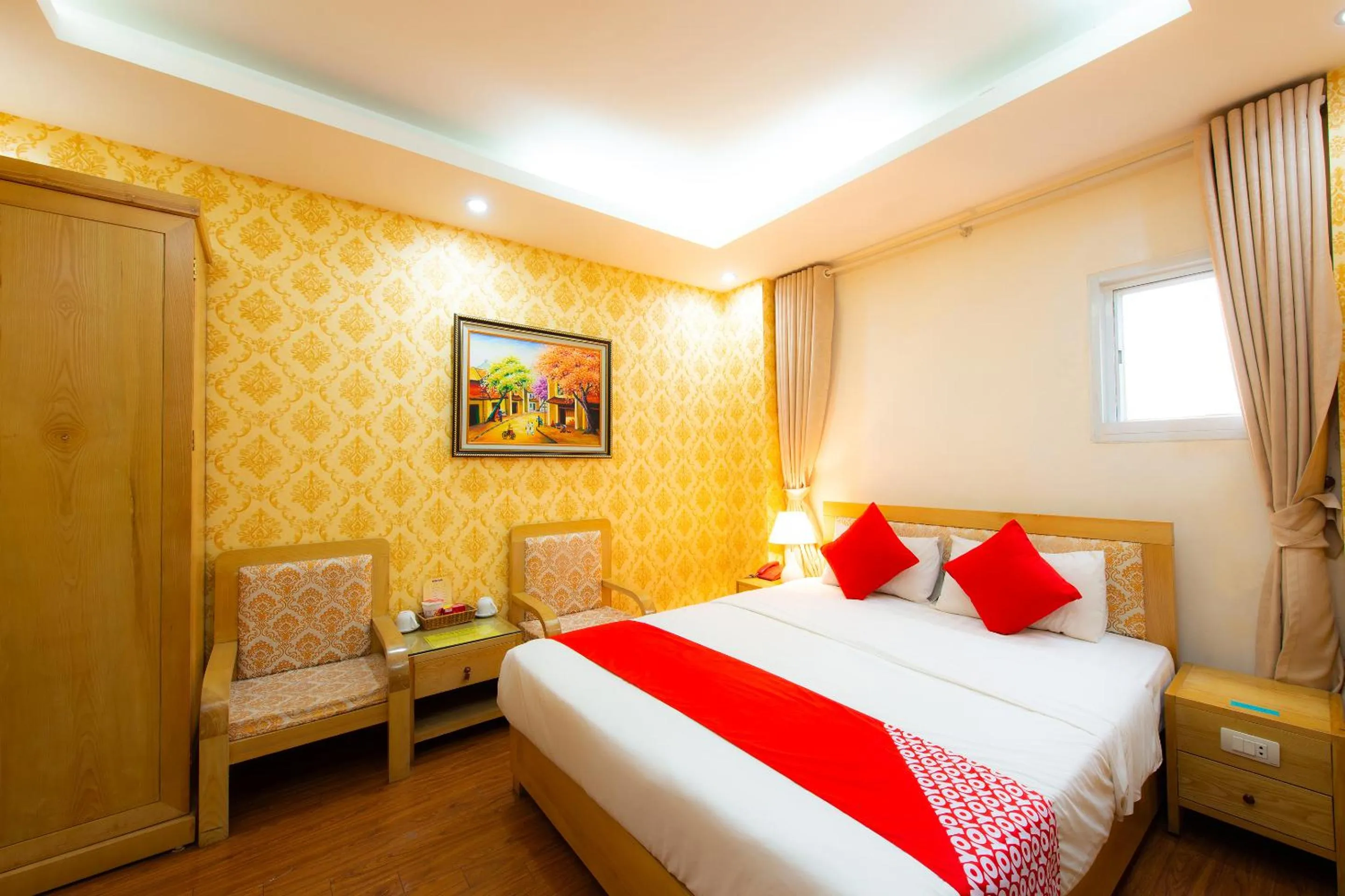 Bedroom, Bed in OYO 191 Dragon Hotel