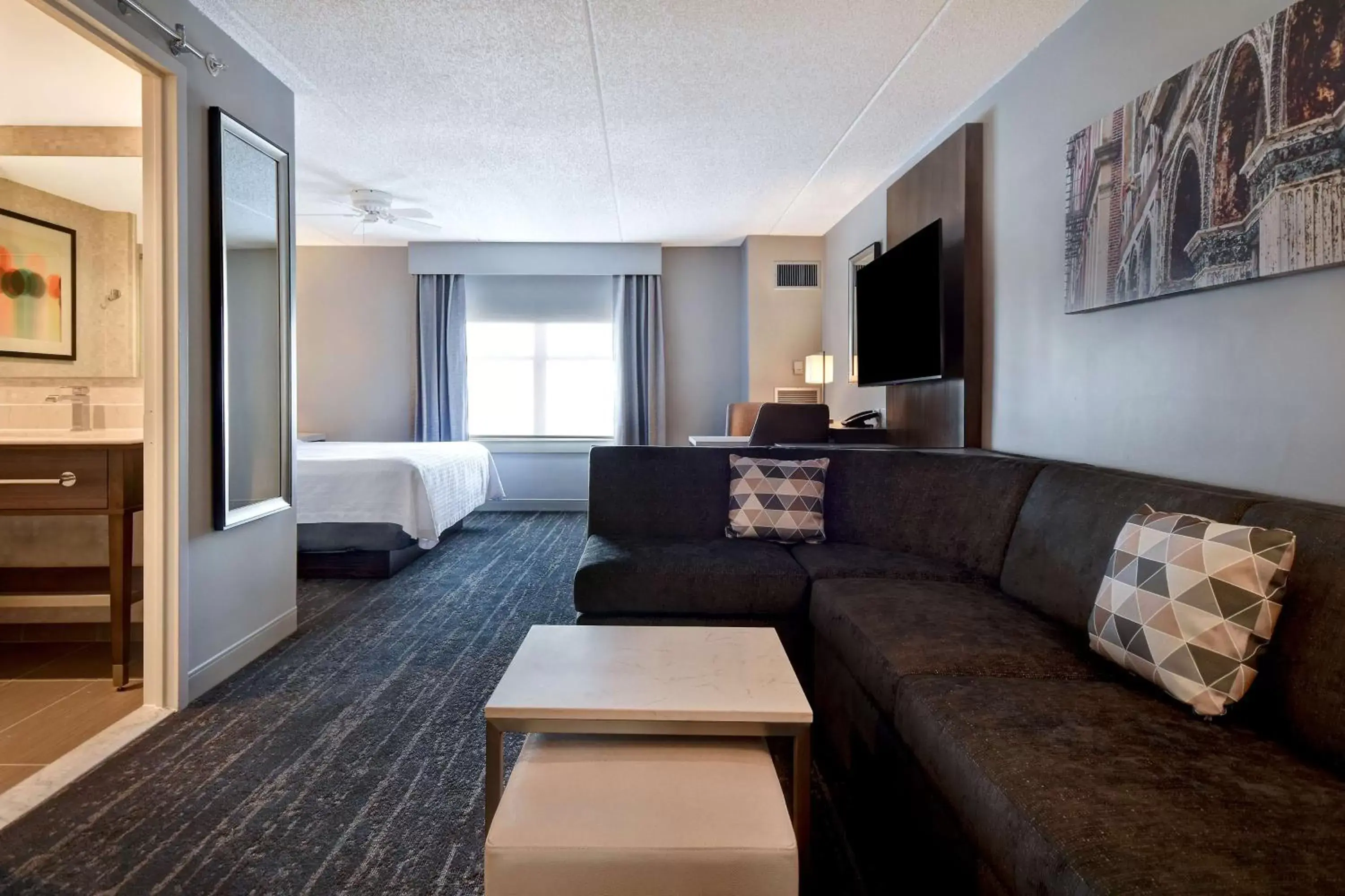 Living room, Seating Area in Homewood Suites by Hilton Philadelphia-City Avenue