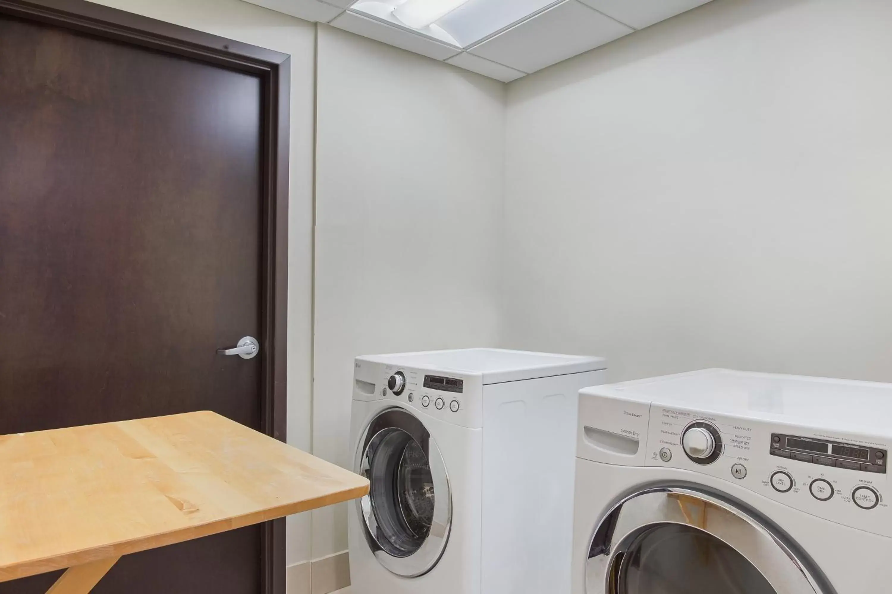 Other, Kitchen/Kitchenette in Holiday Inn Louisville Airport - Fair/Expo, an IHG Hotel