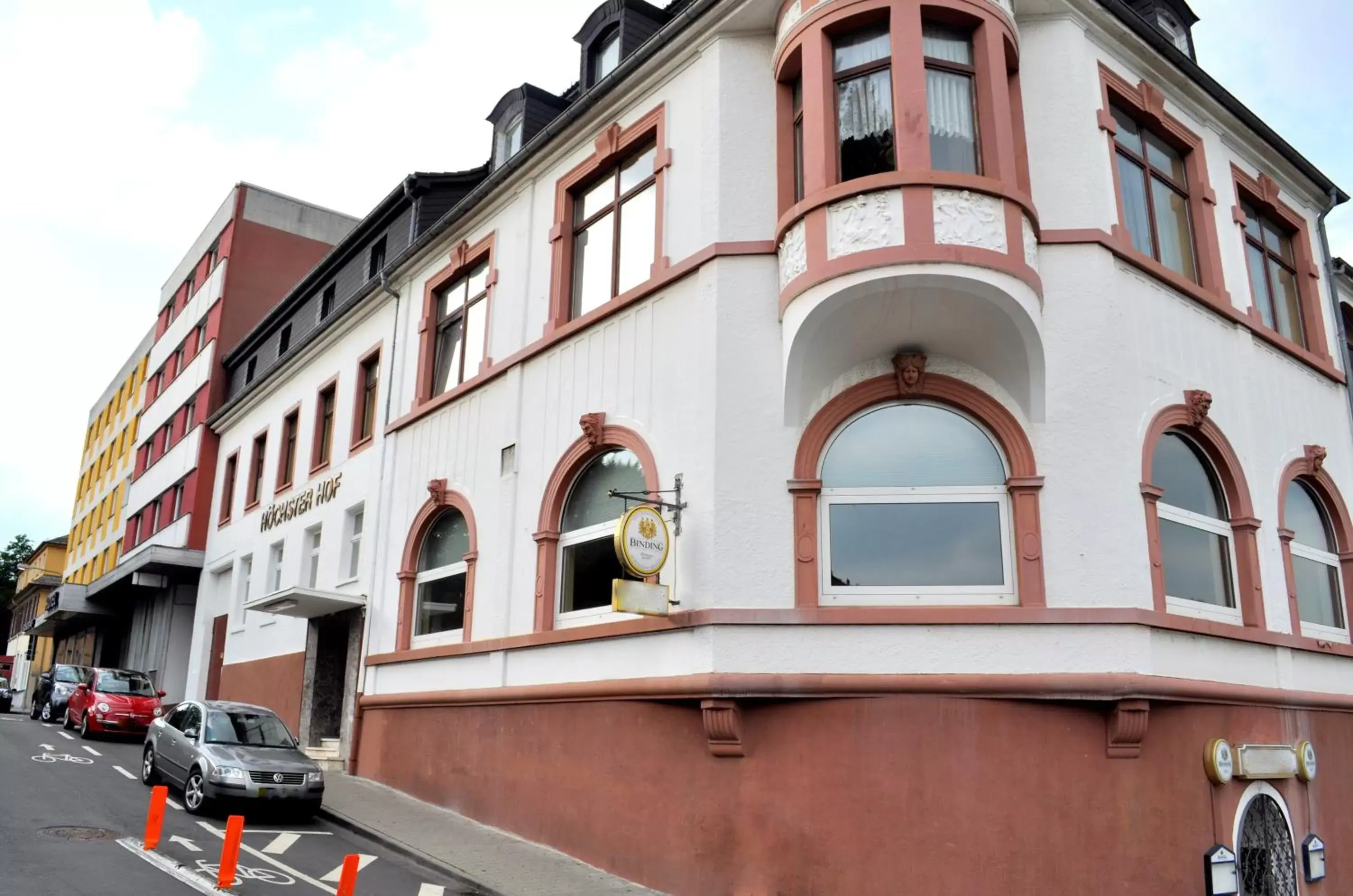 Facade/entrance, Property Building in Tagungshotel Höchster Hof