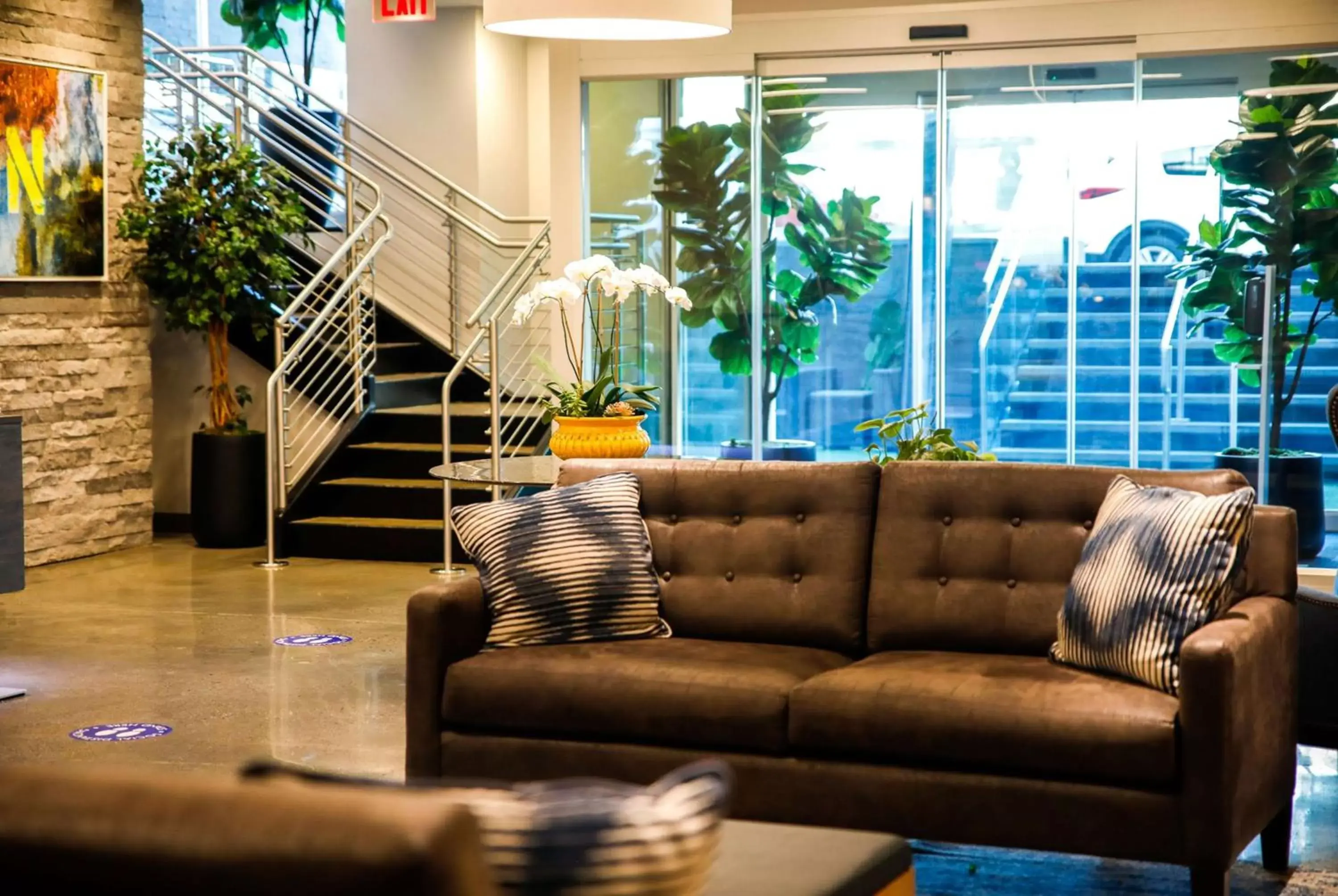 Lobby or reception in Wingate by Wyndham Bronx Haven Park Lobby or reception in Wingate by Wyndham Bronx Haven Park