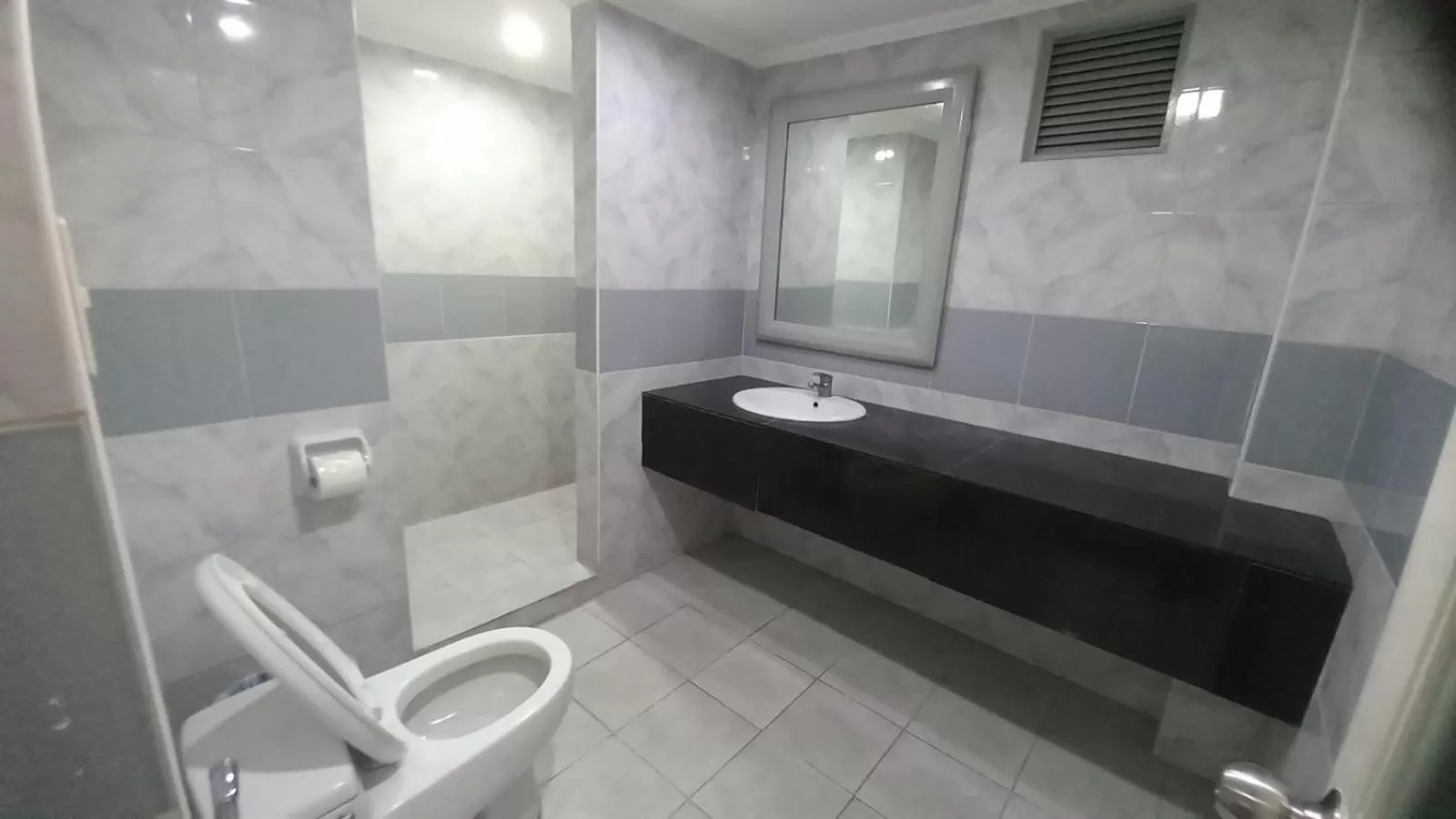 Bathroom in Town and Country Hotel V Mapa