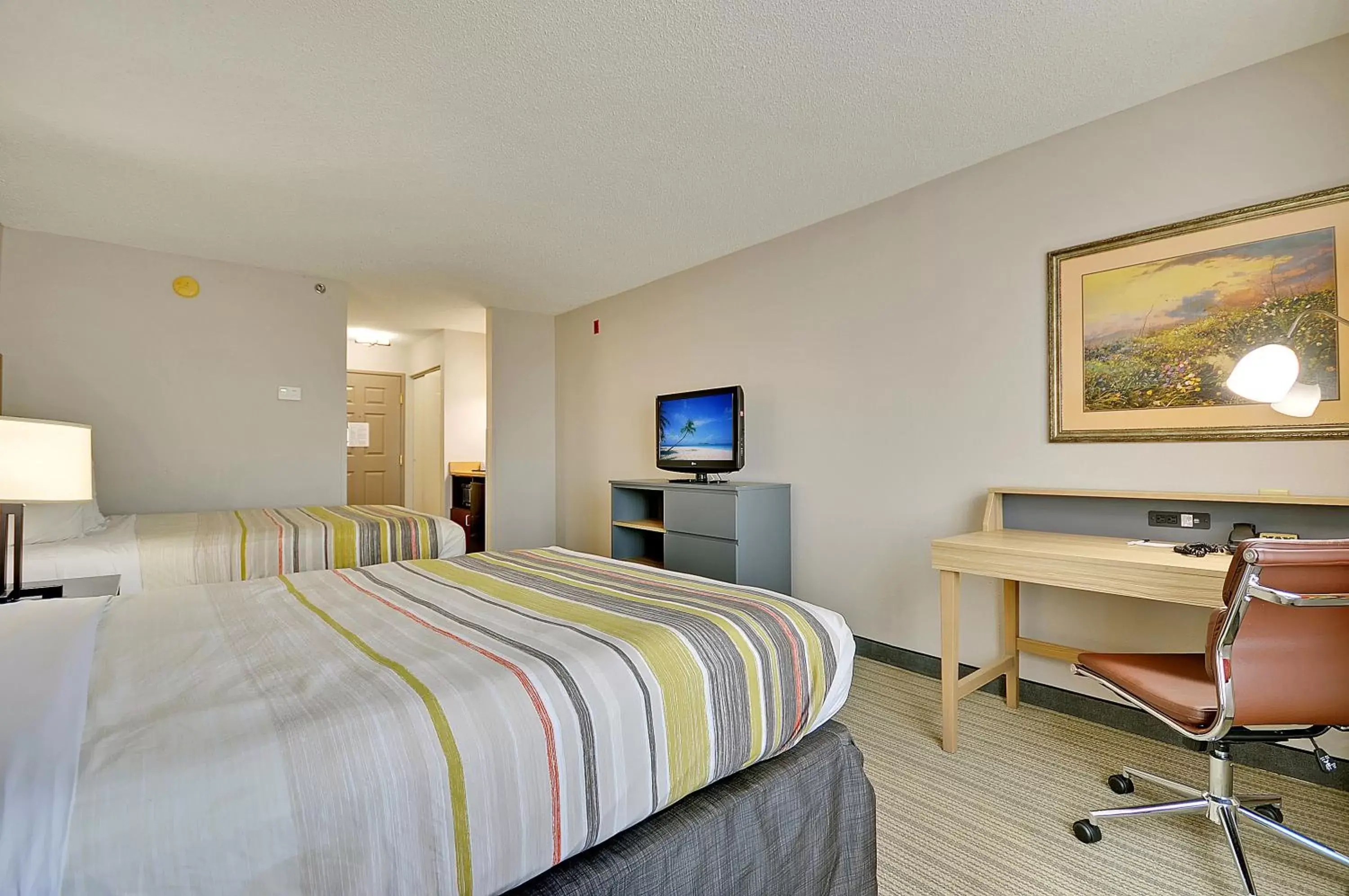 Bedroom, Bed in Country Inn & Suites by Radisson, Charleston North, SC