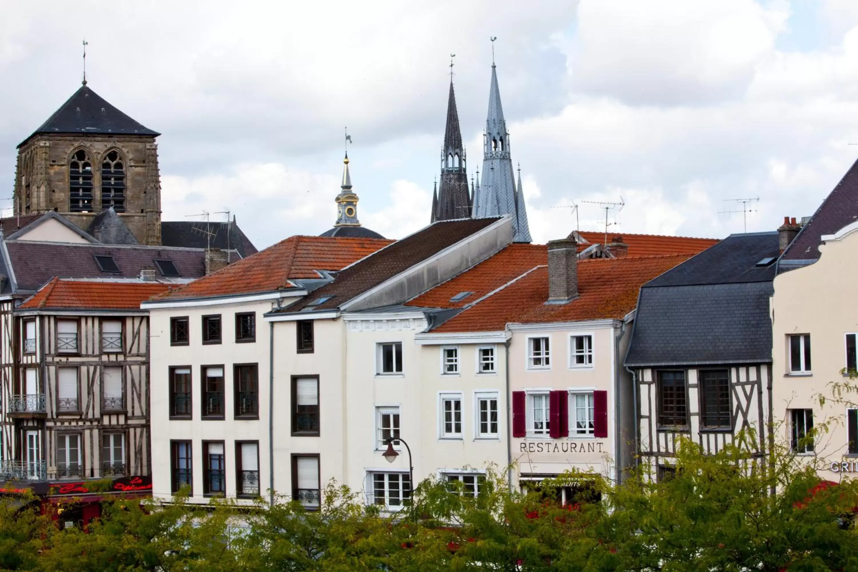 Property building in ibis Styles Chalons en Champagne Centre Property building in ibis Styles Chalons en Champagne Centre