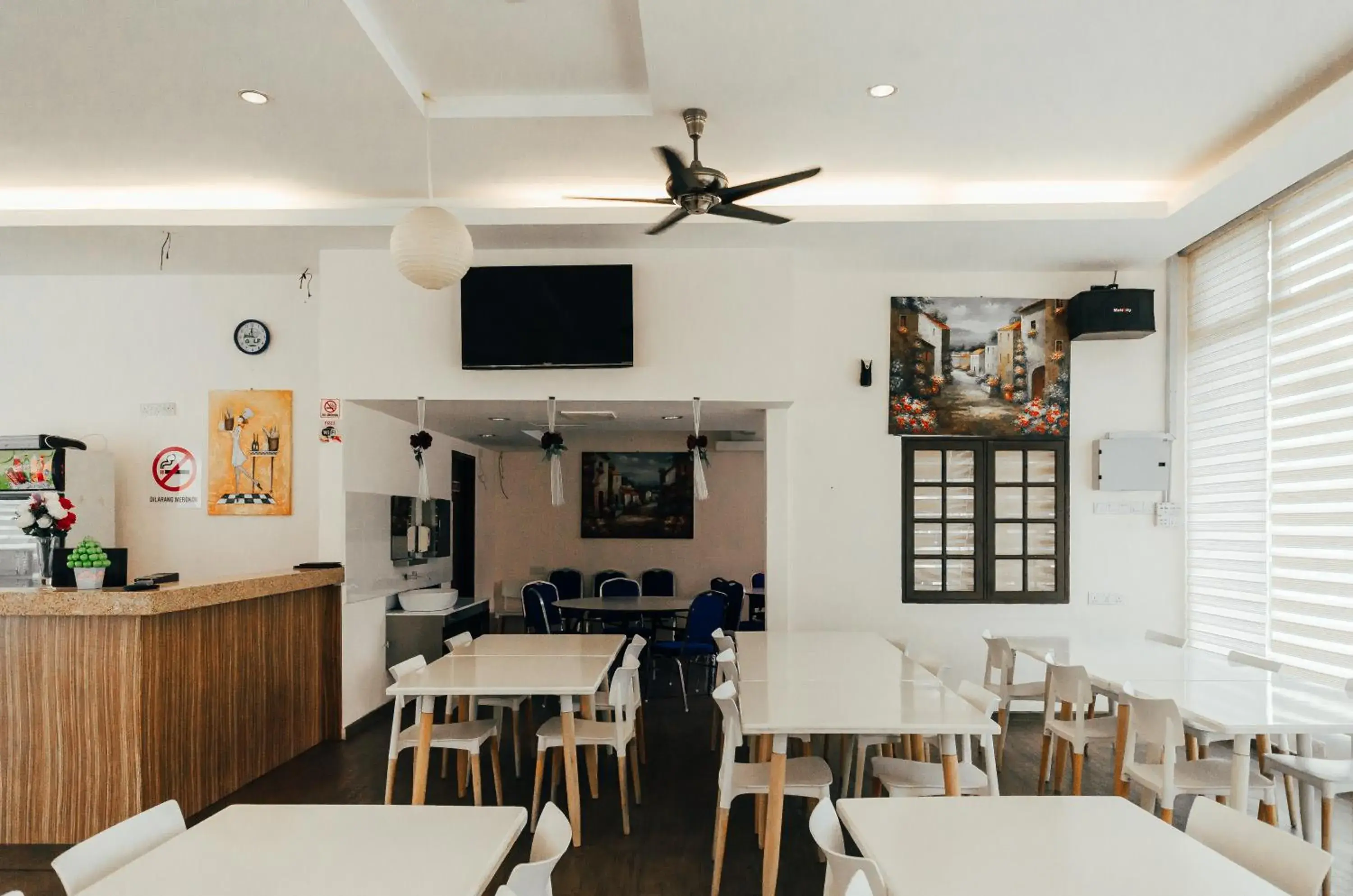 Restaurant/Places to Eat in Kertih Damansara Inn