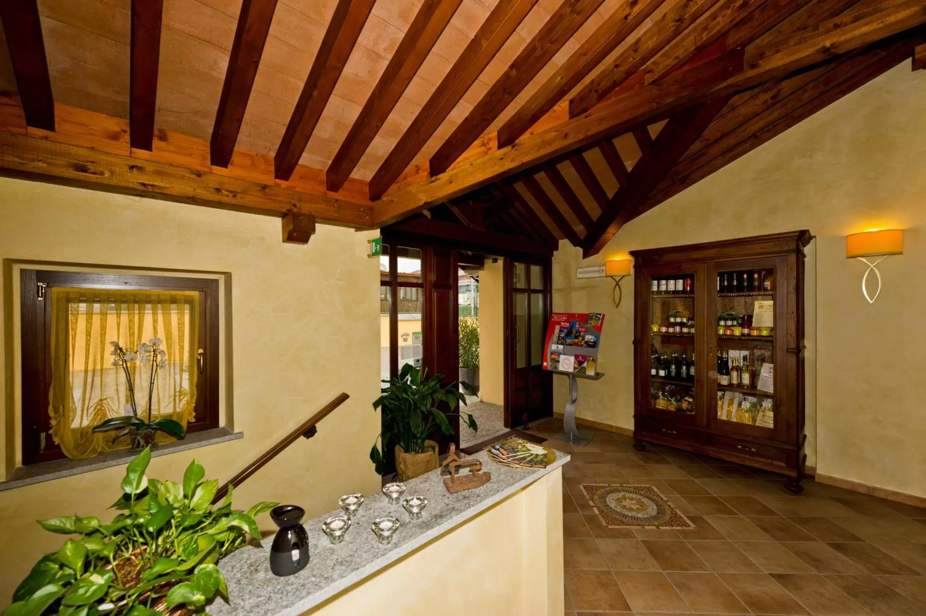 On-site shops in Best Western Plus Hotel Le Rondini