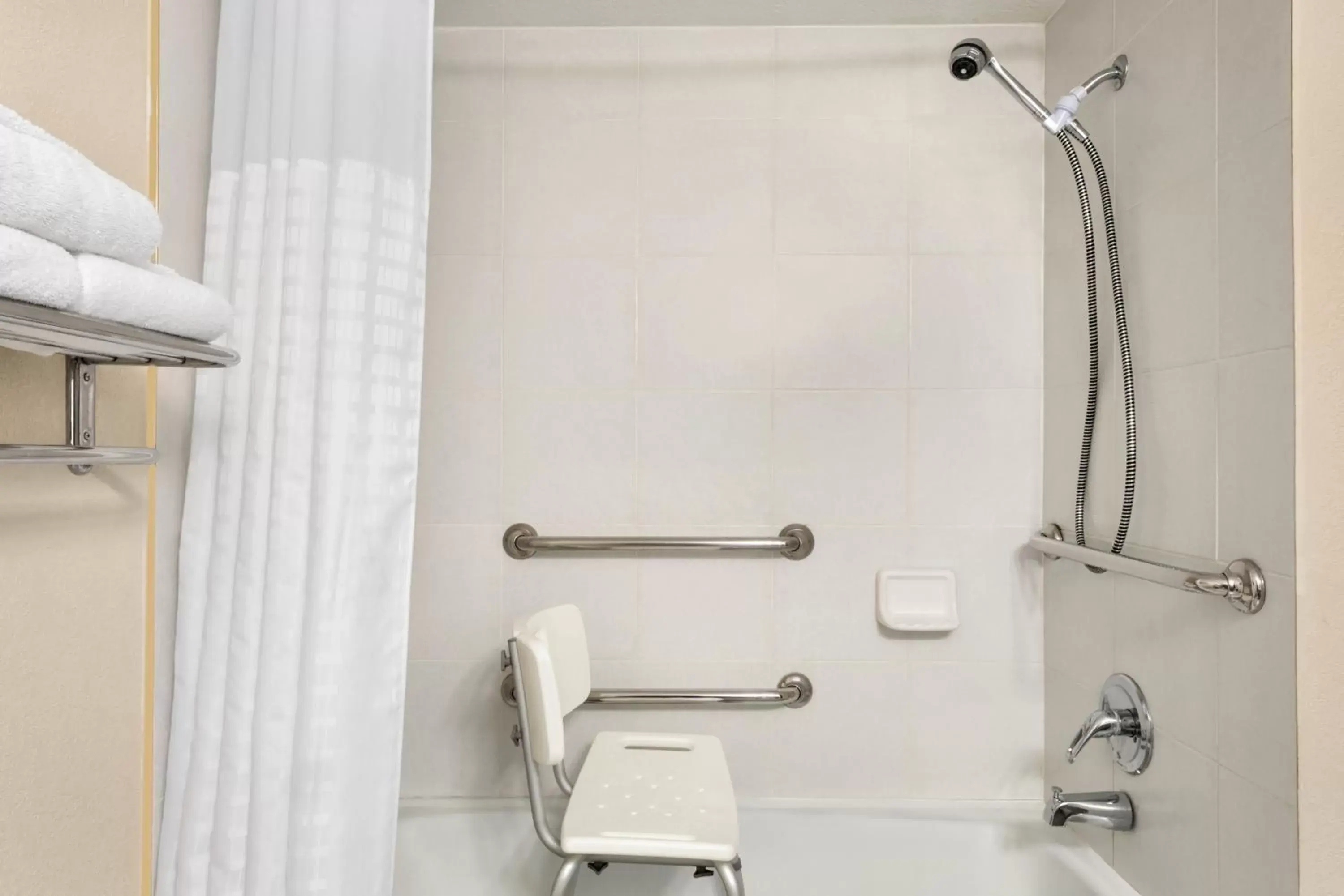 Shower, Bathroom in Baymont by Wyndham Des Moines North