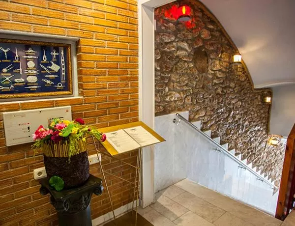 Decorative detail in Hotel Ampolla Sol