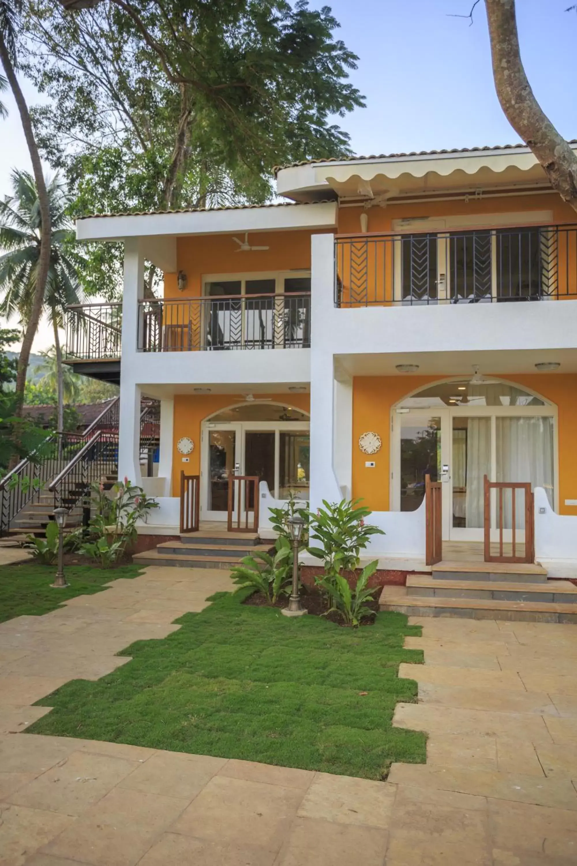 Facade/entrance in Acron Waterfront Resort Facade/entrance in Acron Waterfront Resort