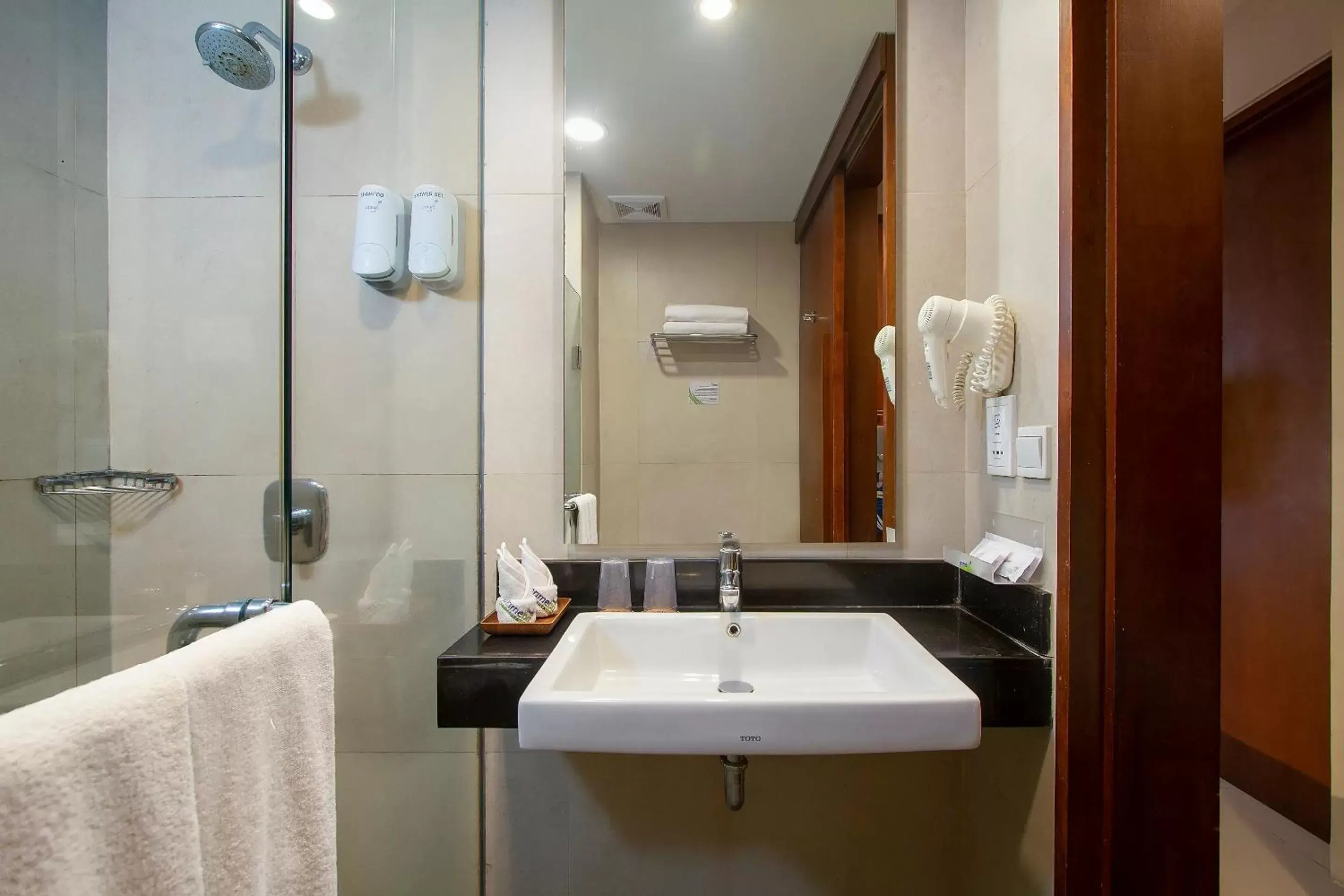 Bathroom in PrimeBiz Hotel Kuta