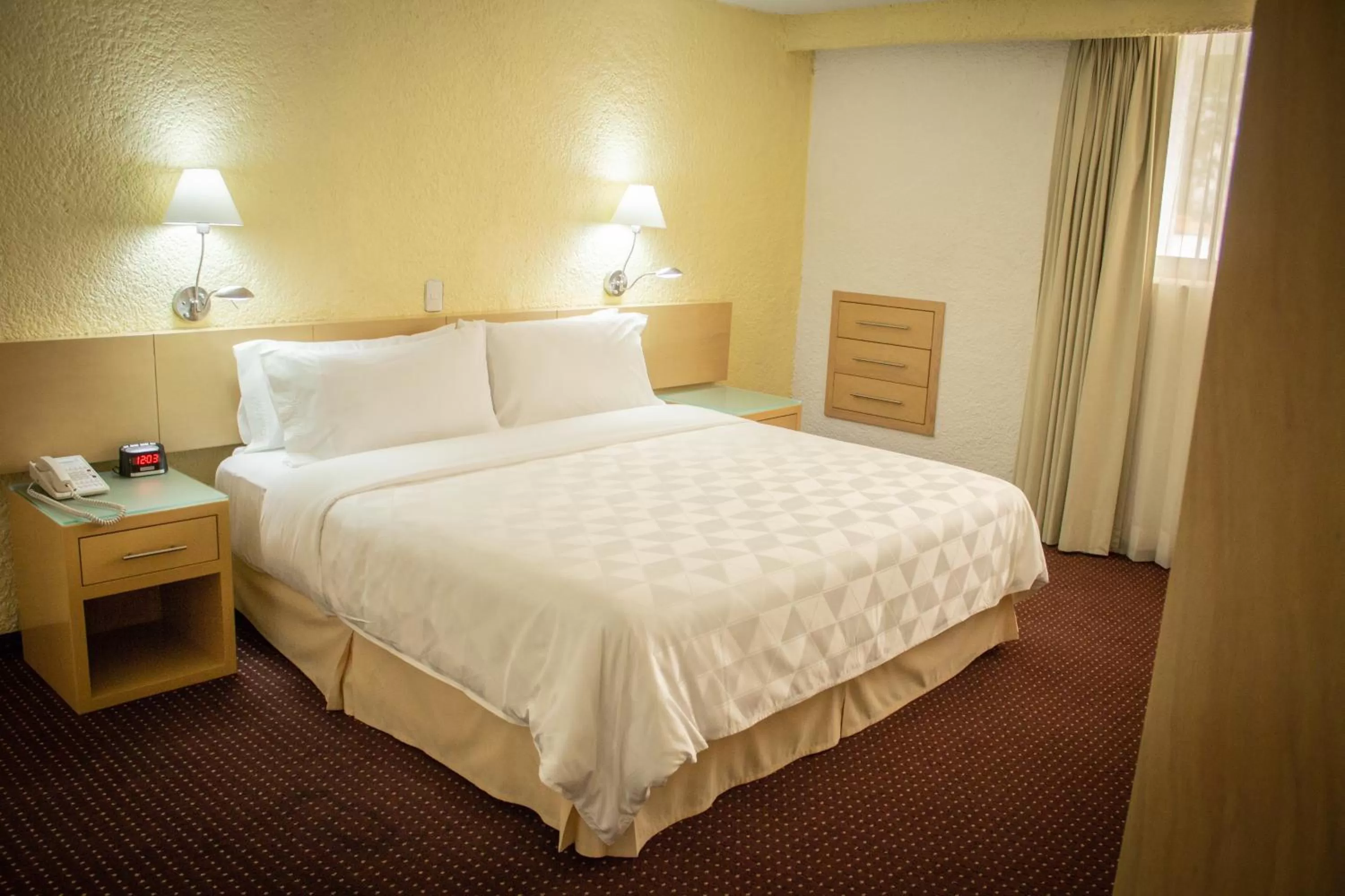 Bedroom, Bed in Holiday Inn Morelia by IHG