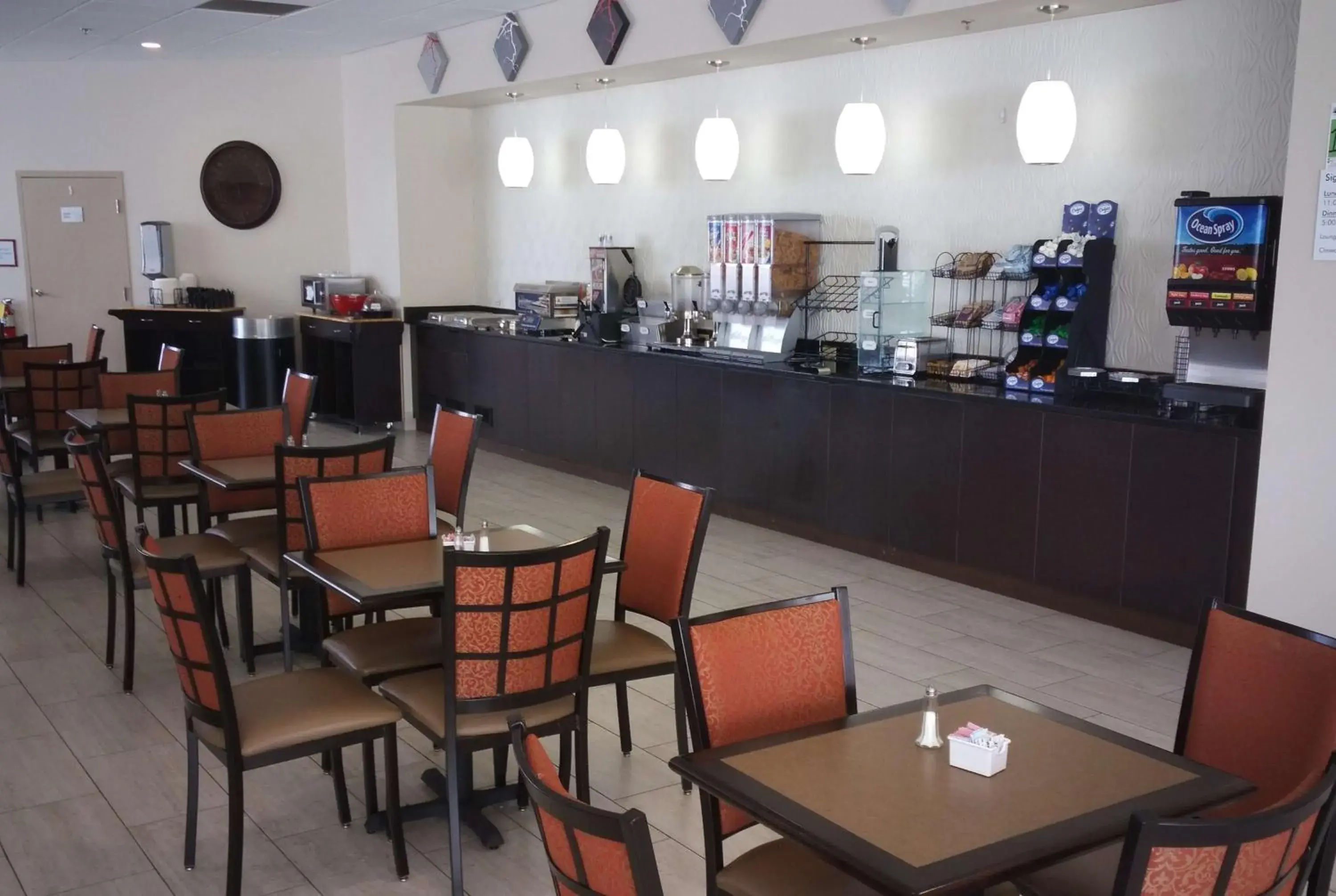 Restaurant/Places to Eat in Ramada by Wyndham Lexington North Hotel & Conference Center