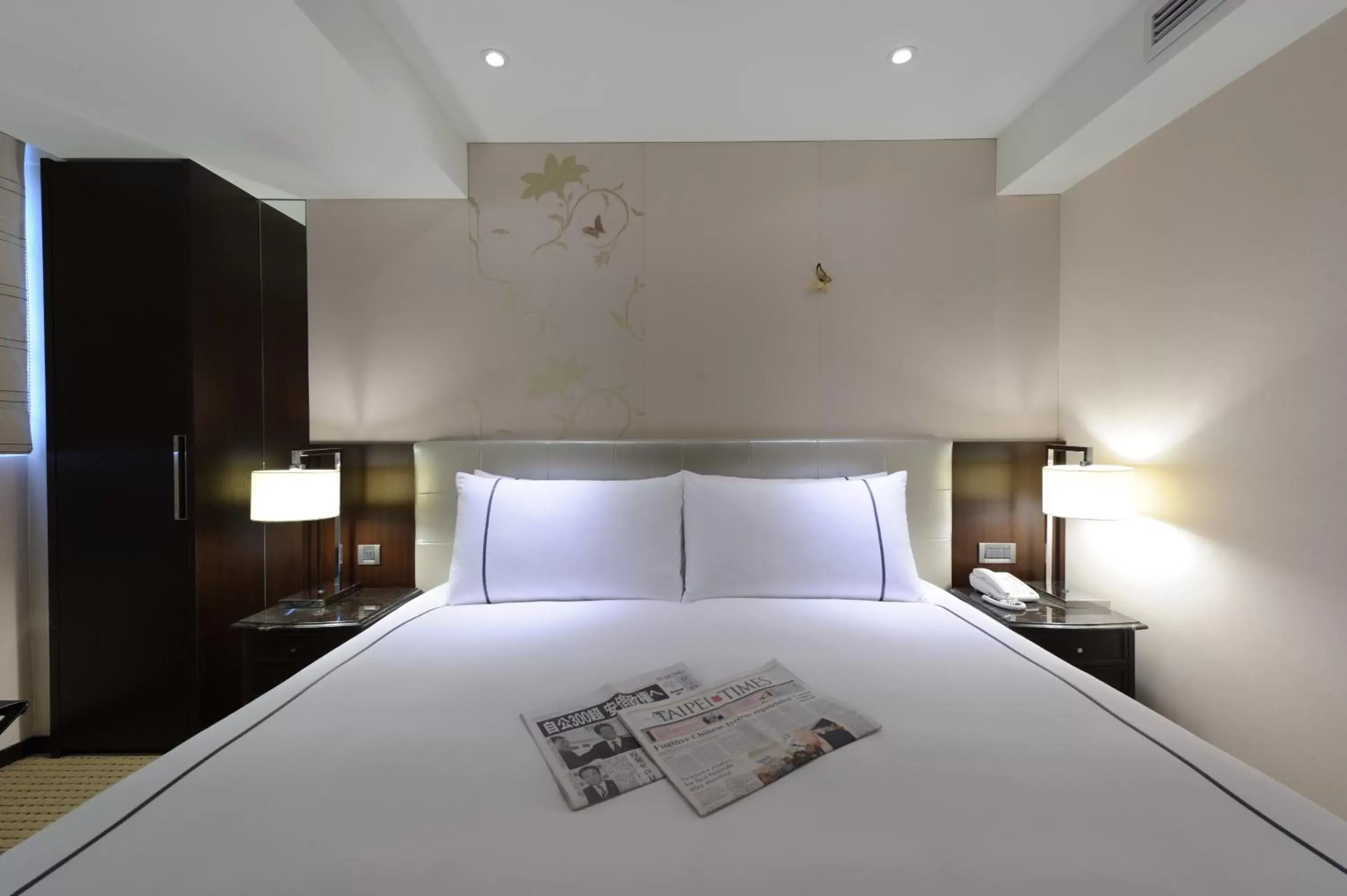 Bed in K Hotel Taipei Dunnan
