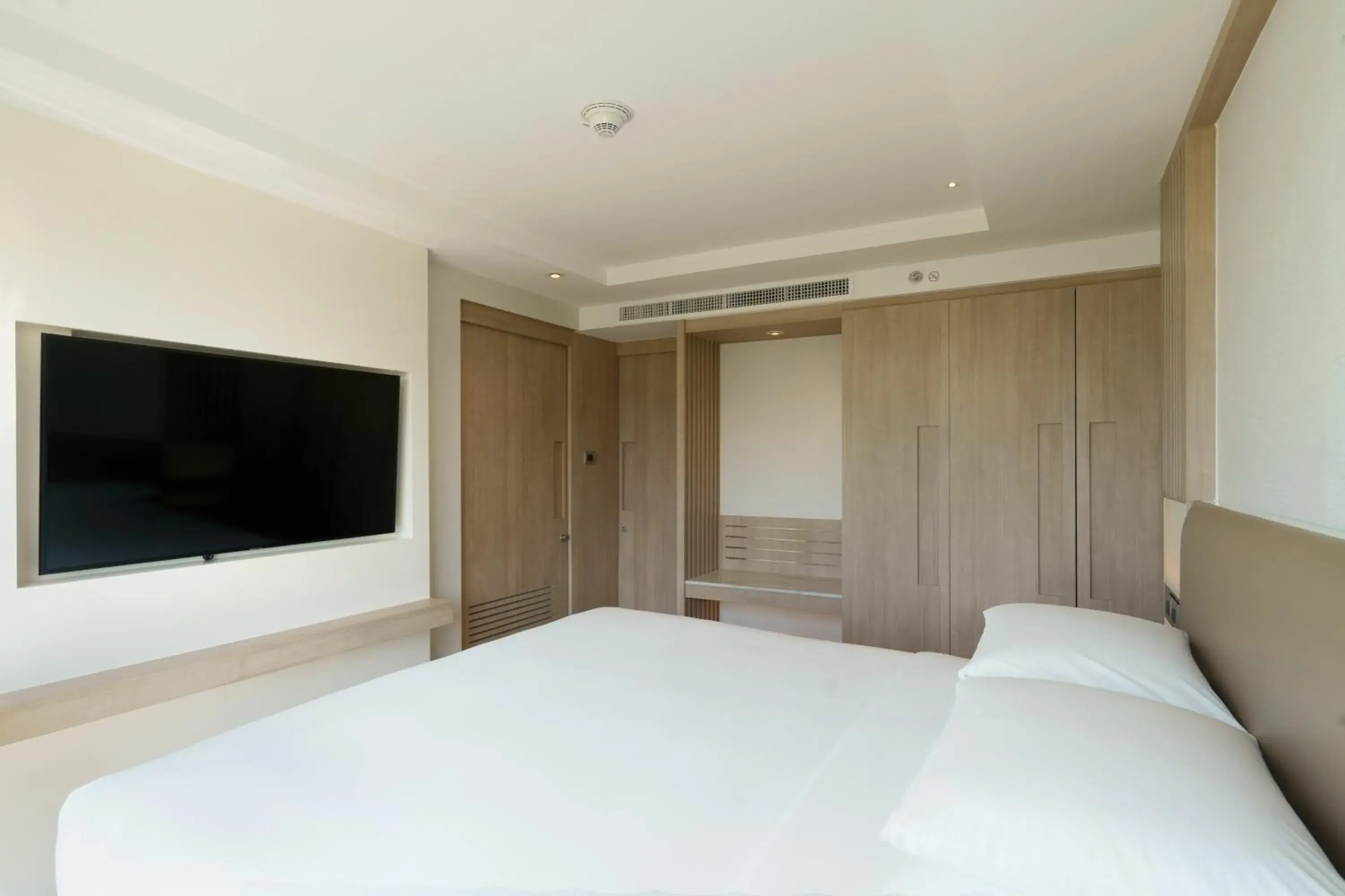 Bedroom, Bed in Courtyard by Marriott North Pattaya