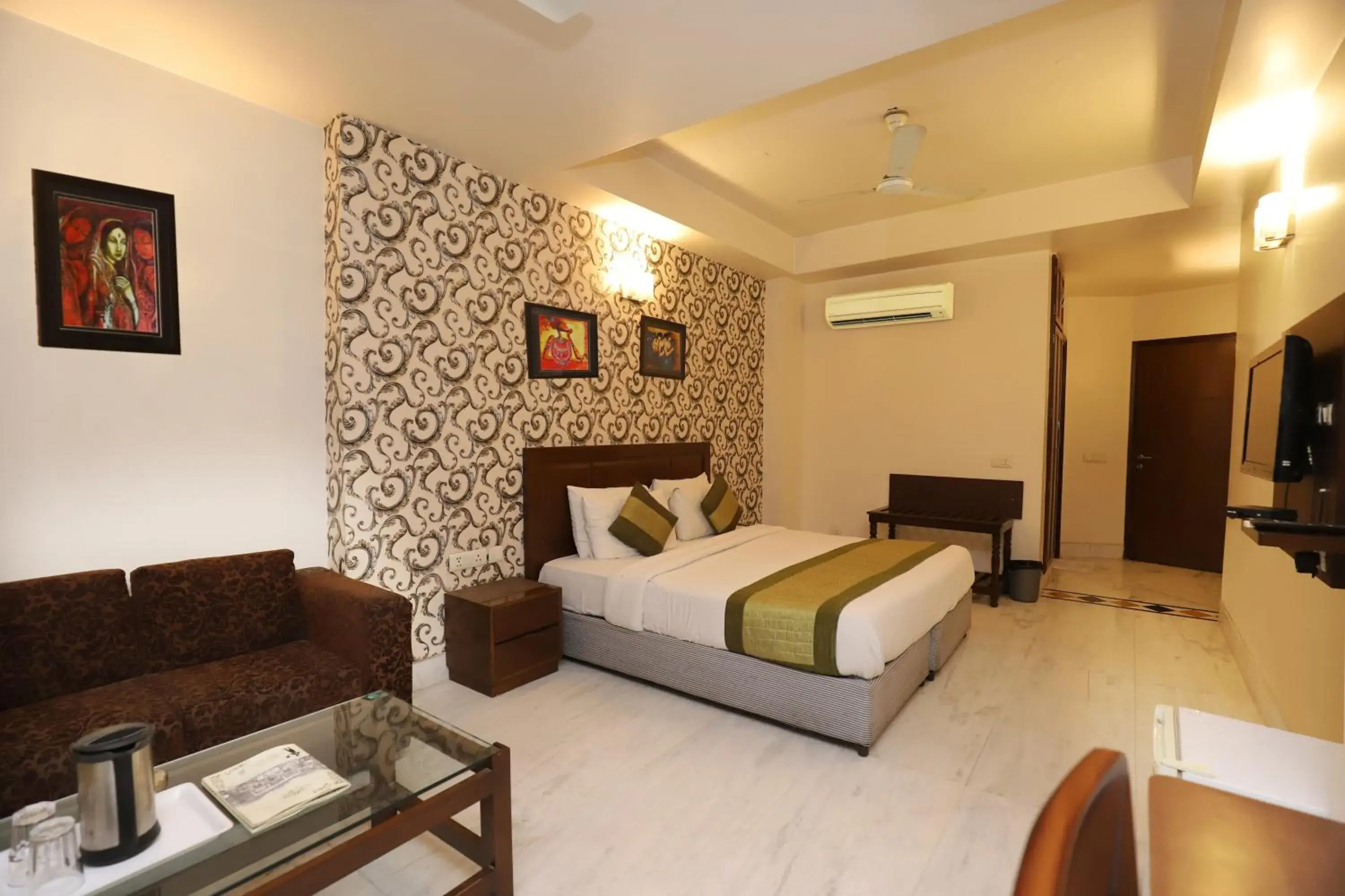 Photo of the whole room in Hotel Shanti Villa